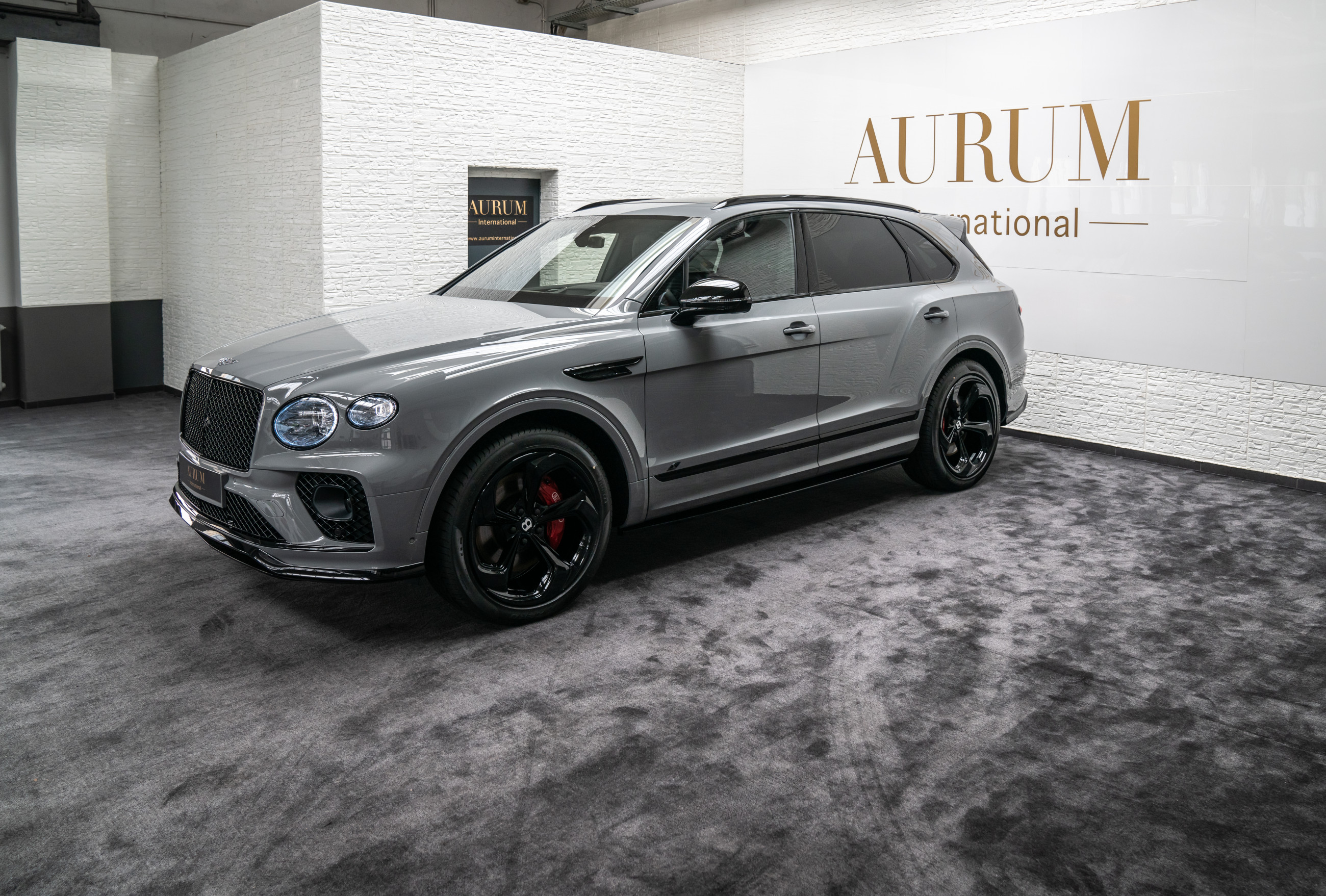 2023 Bentley Bentayga S, 4/9