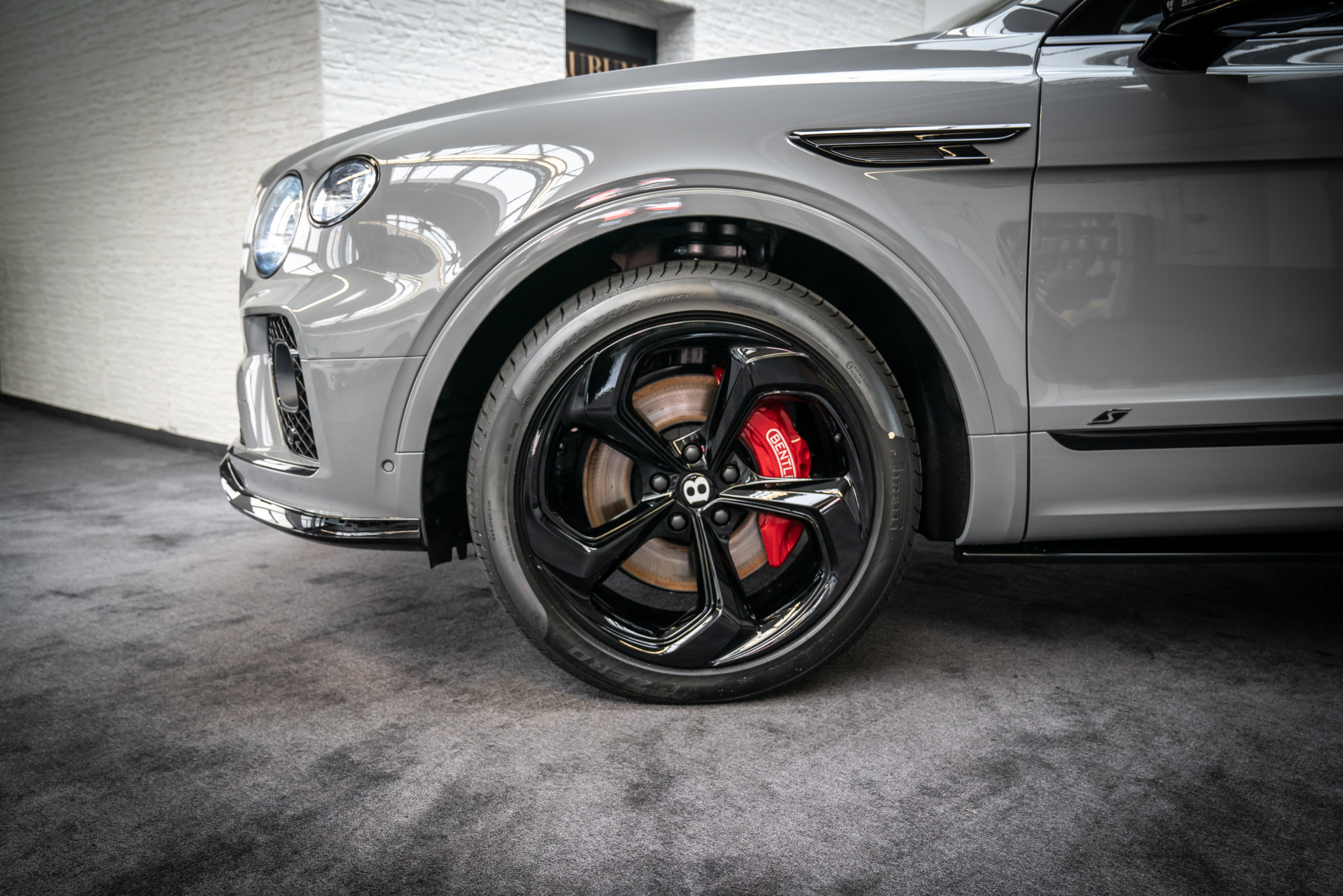 2023 Bentley Bentayga S, 6/9