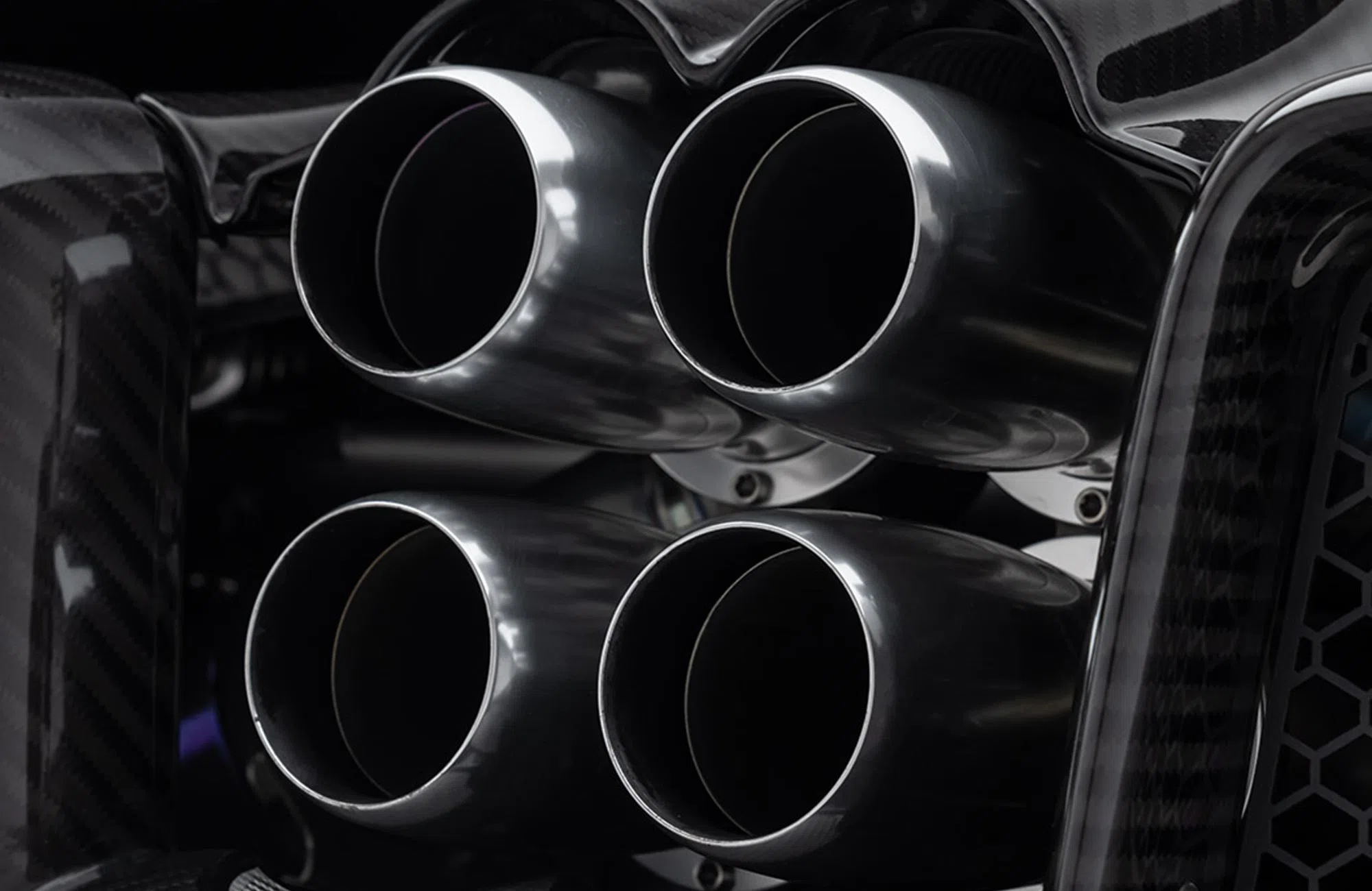 2014 Pagani Huayra Carbon Edition engine