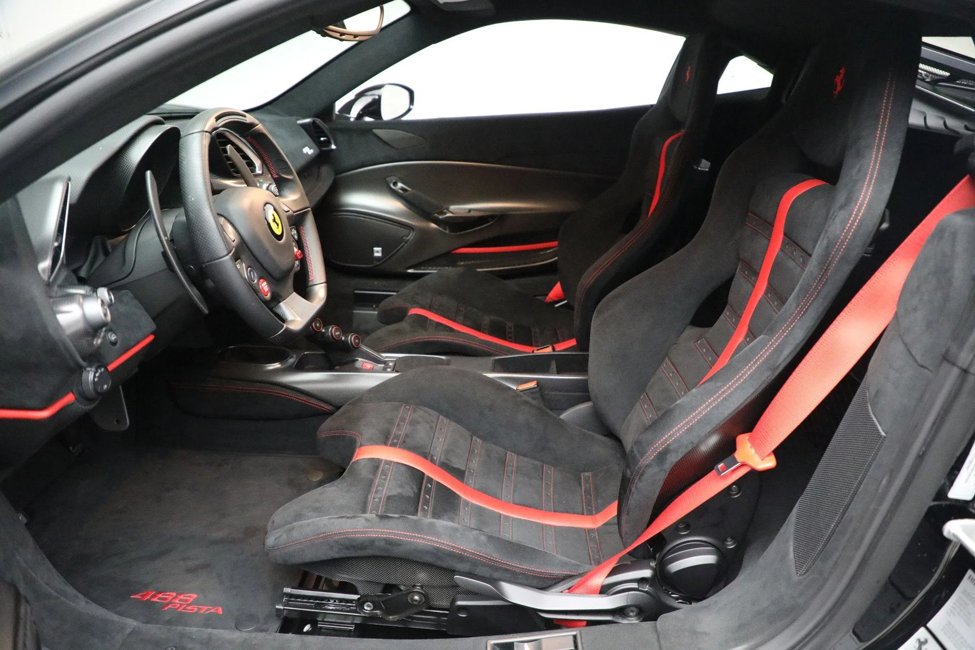 2019 Ferrari 488 Pista interior, seats