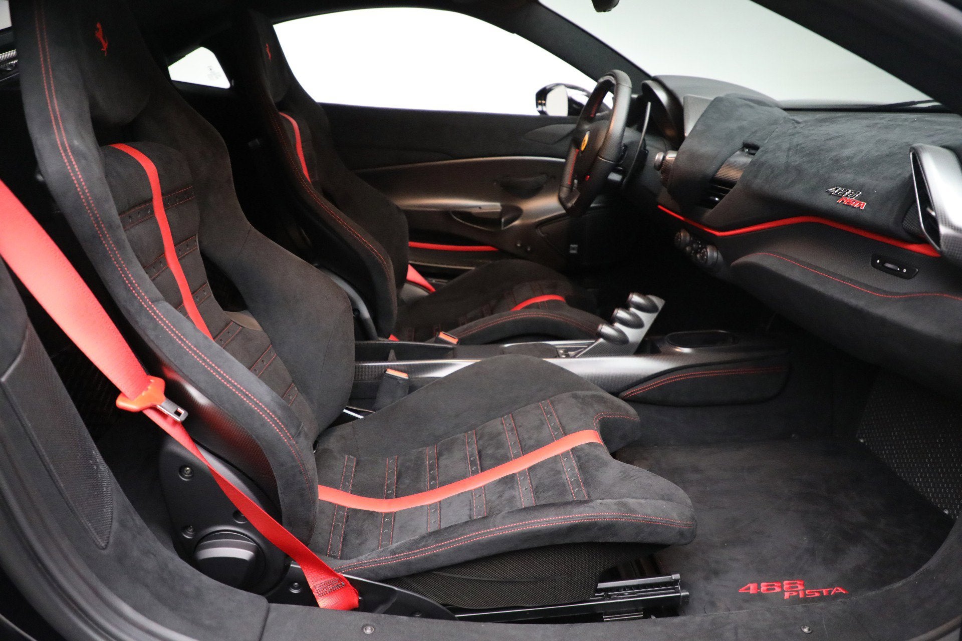 2019 Ferrari 488 Pista, 17/20