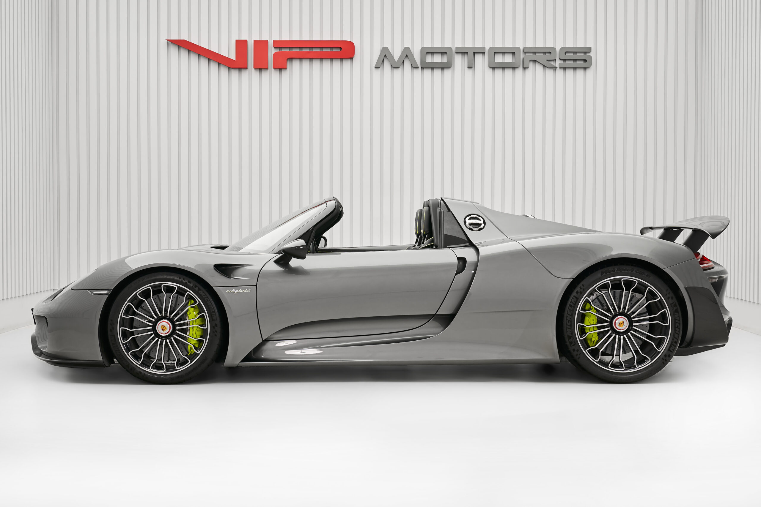 2015 Porsche 918 Spyder Weissach Package, 7/16