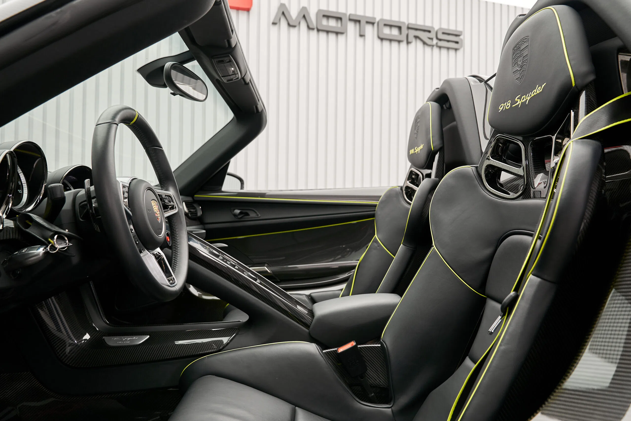 2015 Porsche 918 Spyder Weissach Package interior, seats