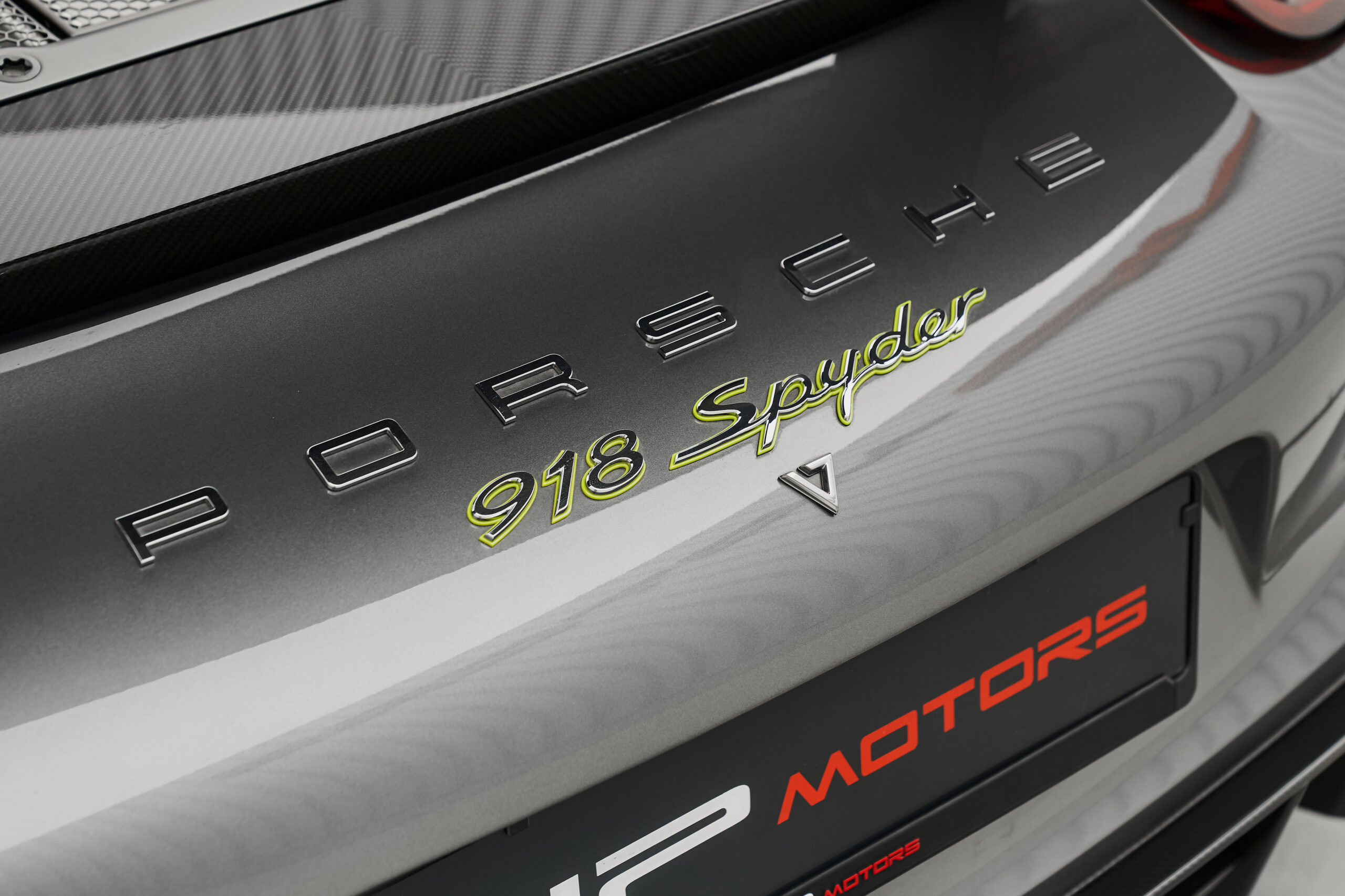 2015 Porsche 918 Spyder Weissach Package, 14/16