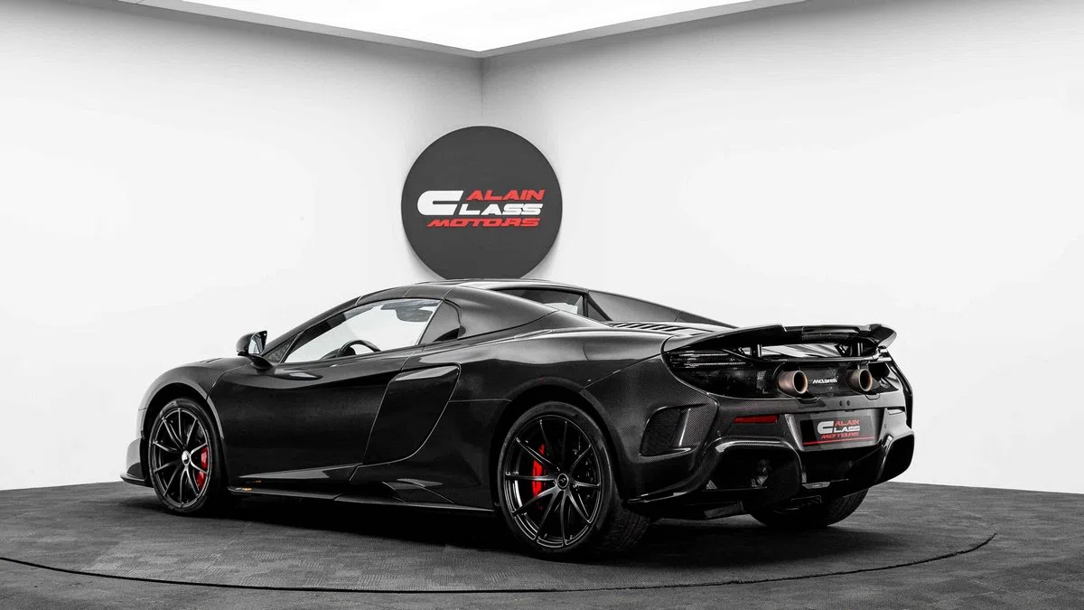 2017 McLaren 675LT Spider, side profile, Exposed Carbon Fiber
