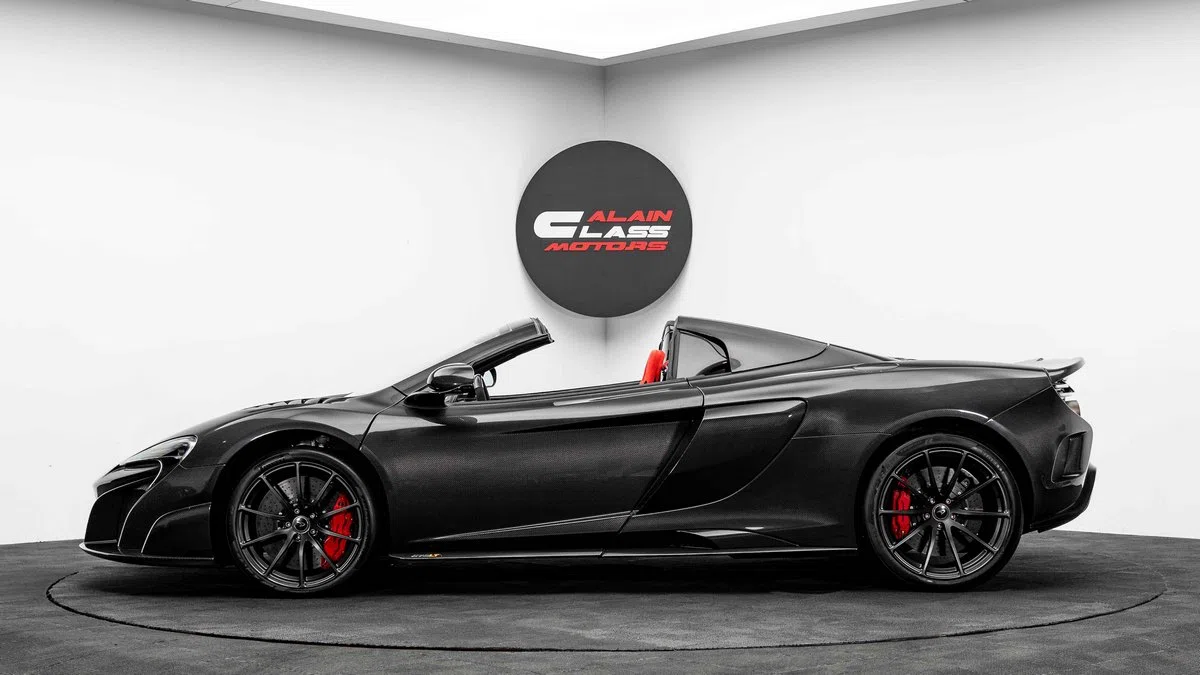2017 McLaren 675LT Spider, side profile, Exposed Carbon Fiber