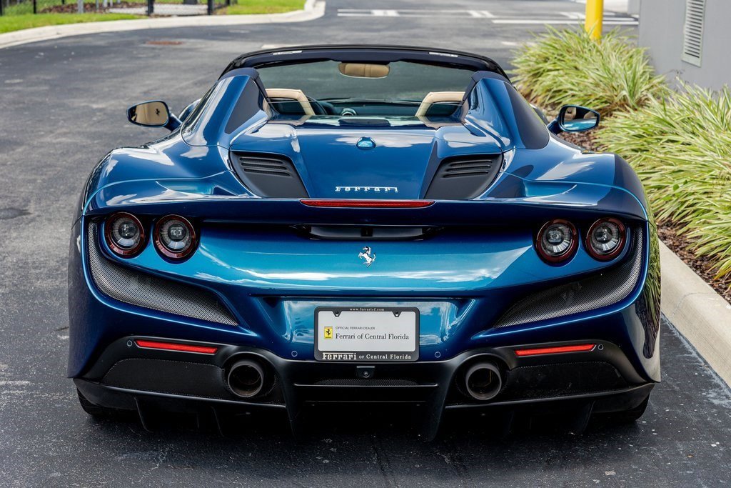 2021 Ferrari F8 Spider, 3/20