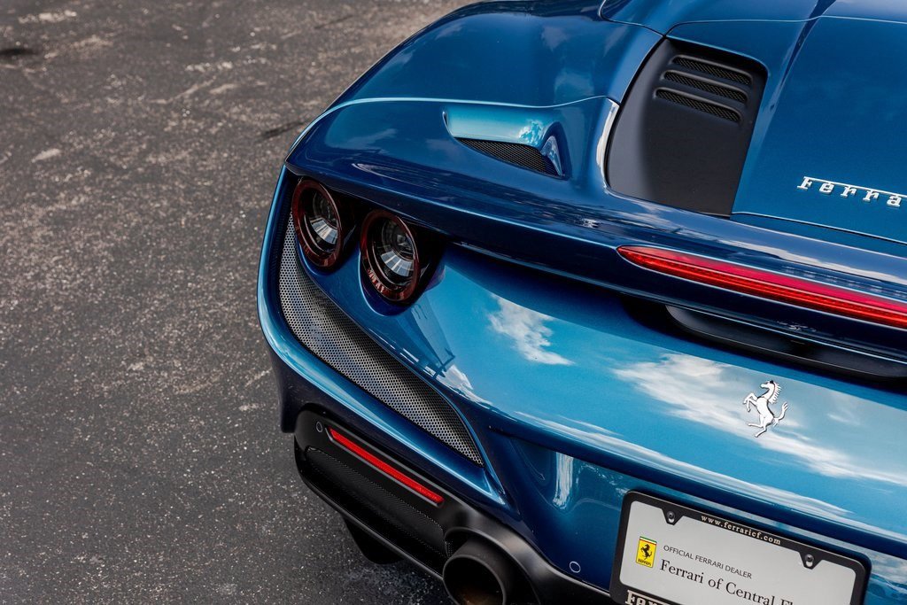 2021 Ferrari F8 Spider, 9/20