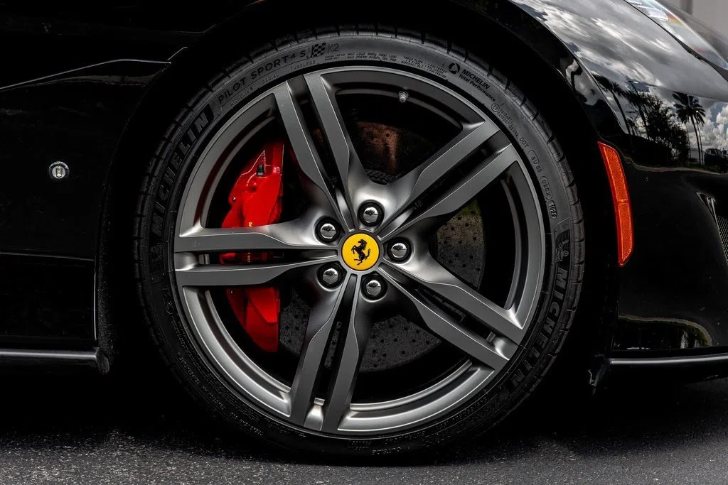 2019 Ferrari Portofino wheel