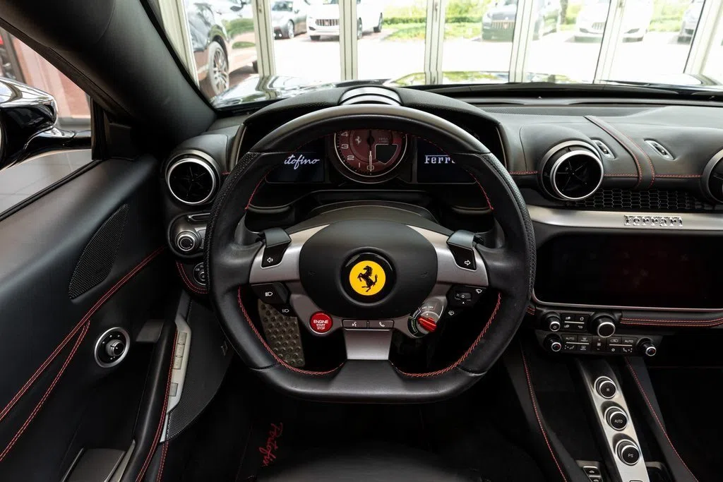 2019 Ferrari Portofino interior, dashboard, Nero