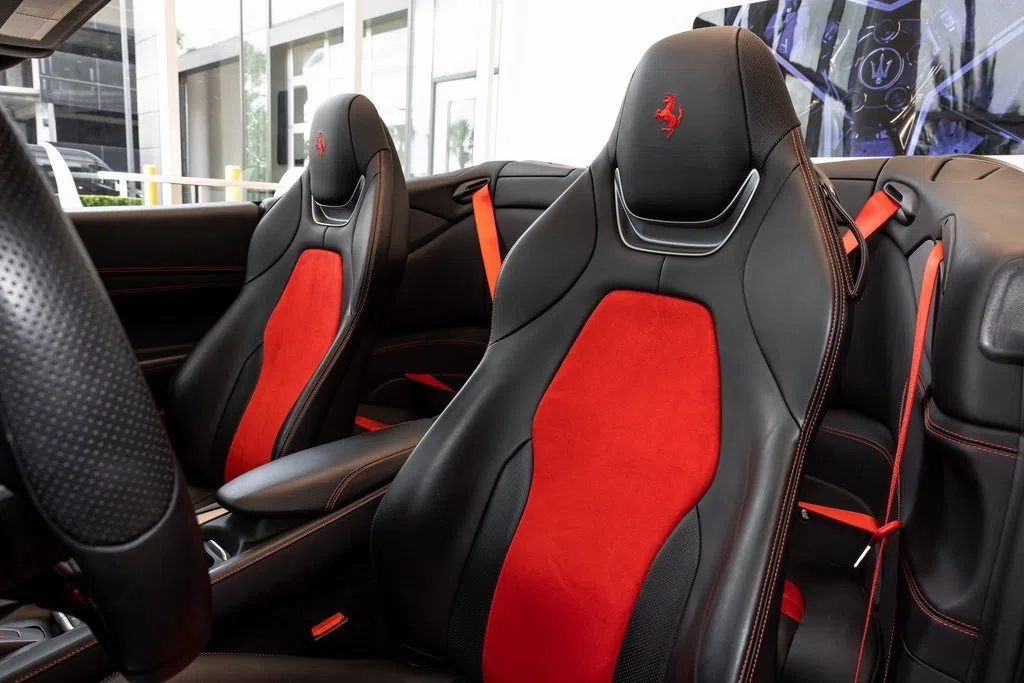2019 Ferrari Portofino interior, seats, Nero
