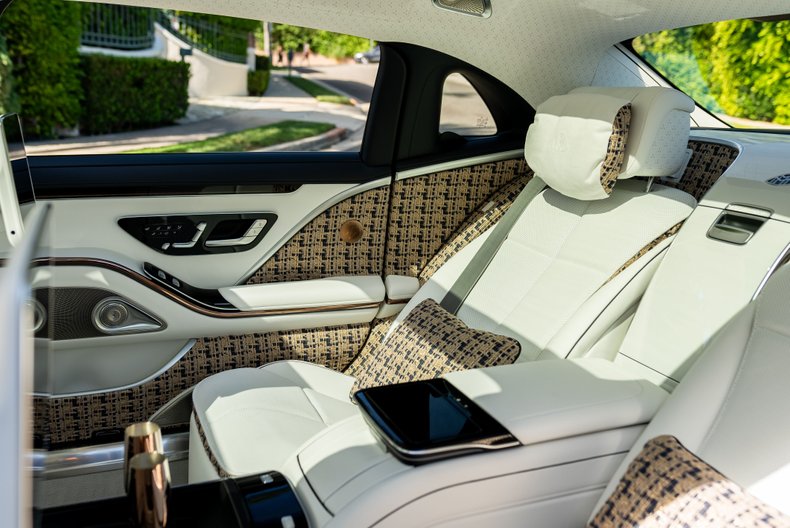 2023 Mercedes-Maybach S 680 Haute Voiture Edition, 13/20
