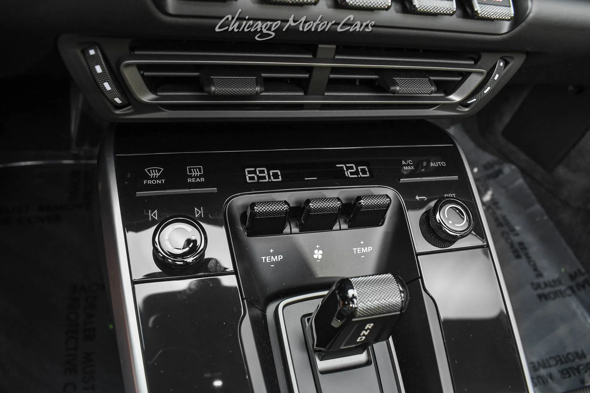 2023 Porsche 911 Turbo S Cabriolet interior, center console