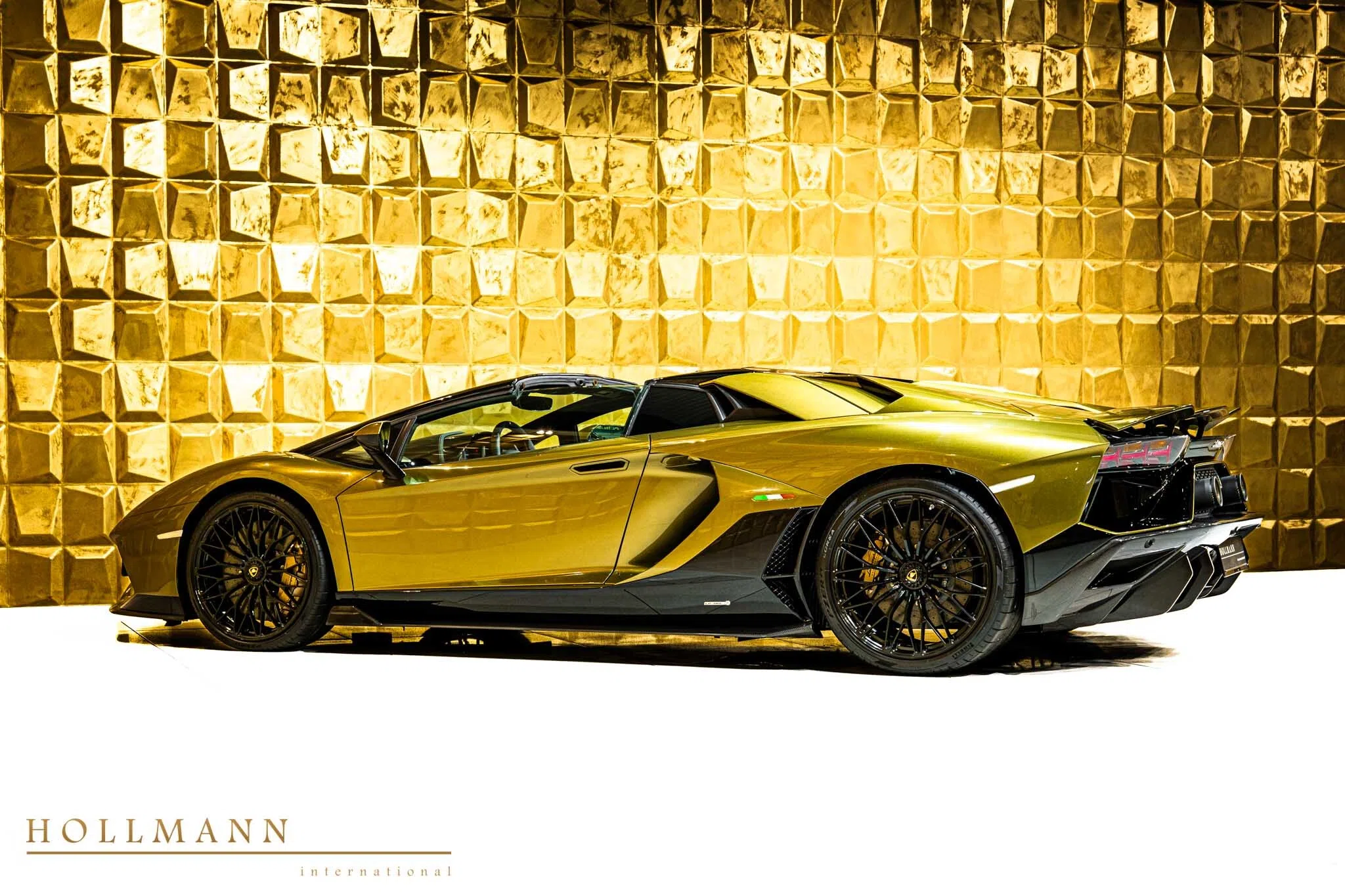 2023 Lamborghini Aventador LP 780-4 Ultimae Roadster for sale, exterior, Verde Gea Lucido