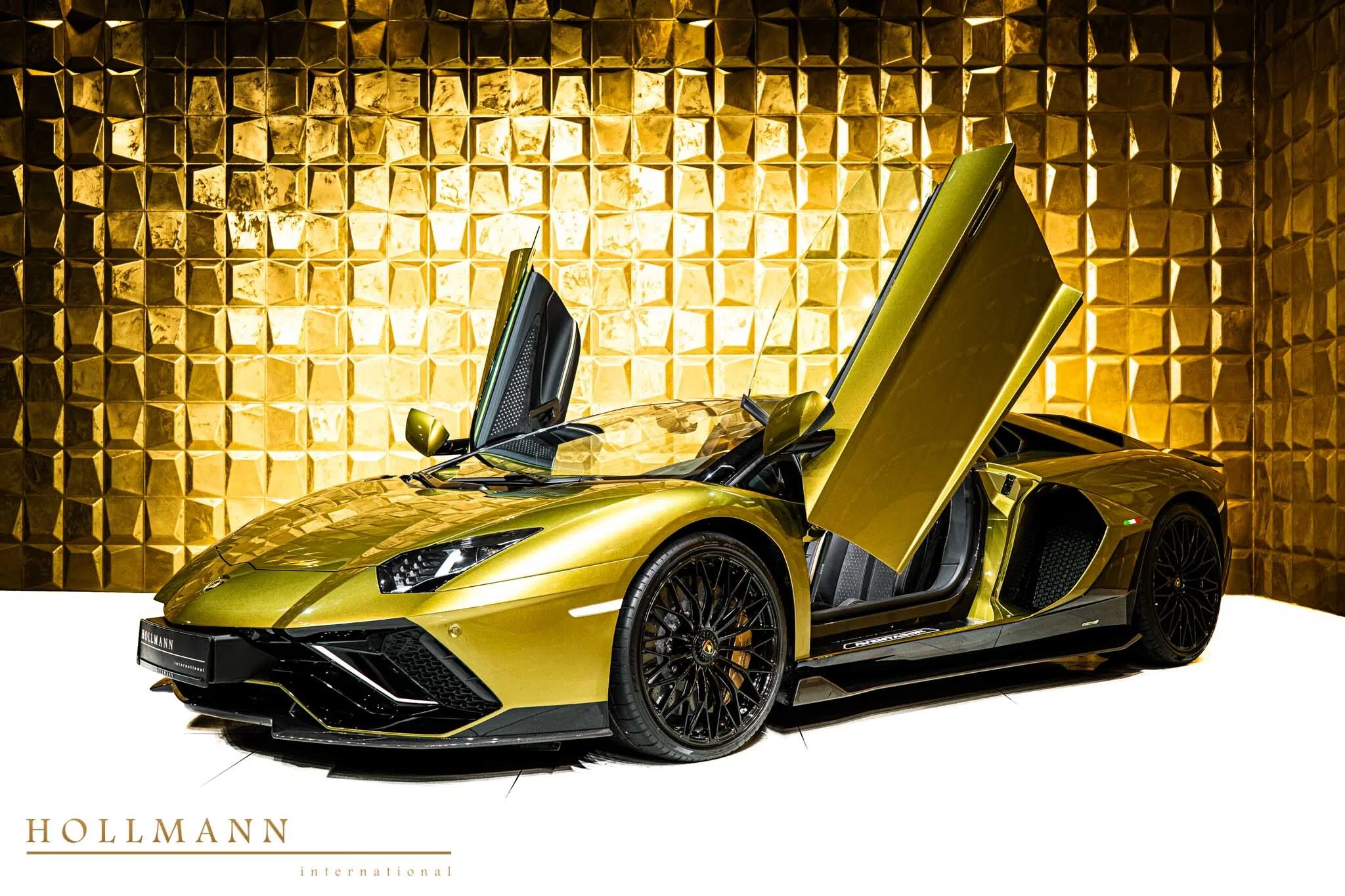 2023 Lamborghini Aventador LP 780-4 Ultimae Roadster for sale, exterior, Verde Gea Lucido