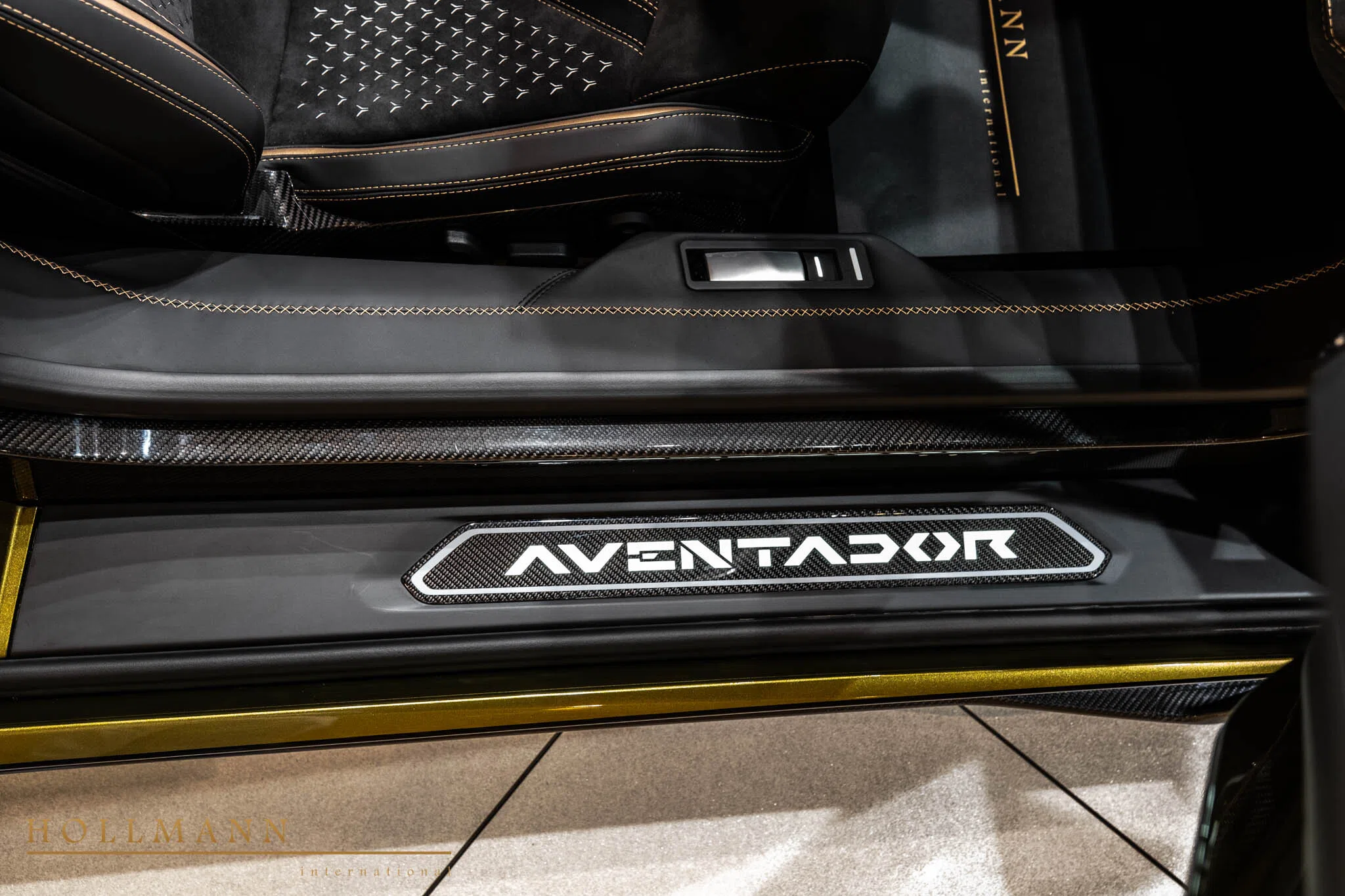 2023 Lamborghini Aventador LP 780-4 Ultimae Roadster interior, door sill, Nero Ade