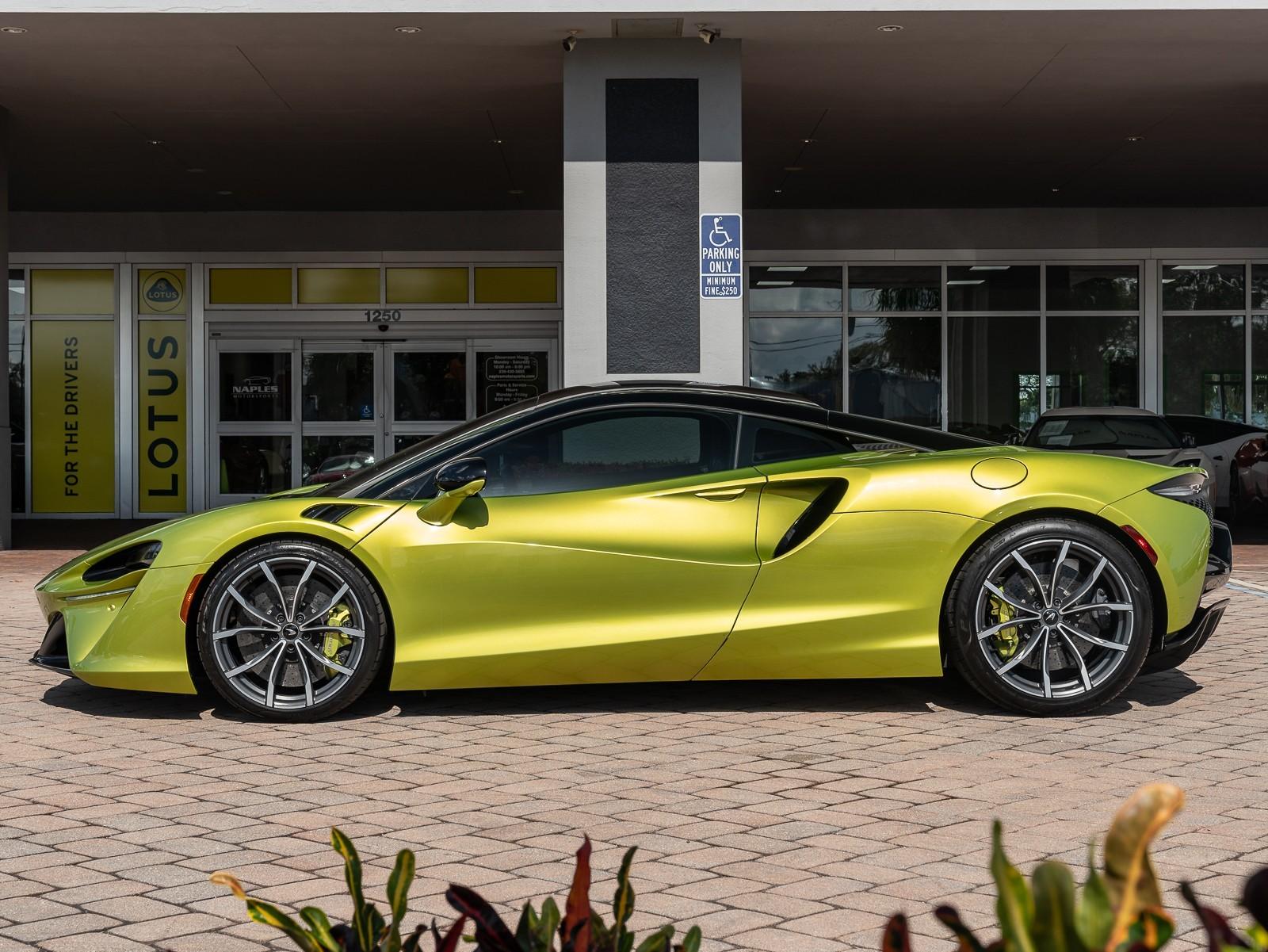 2023 McLaren Artura, 8/20