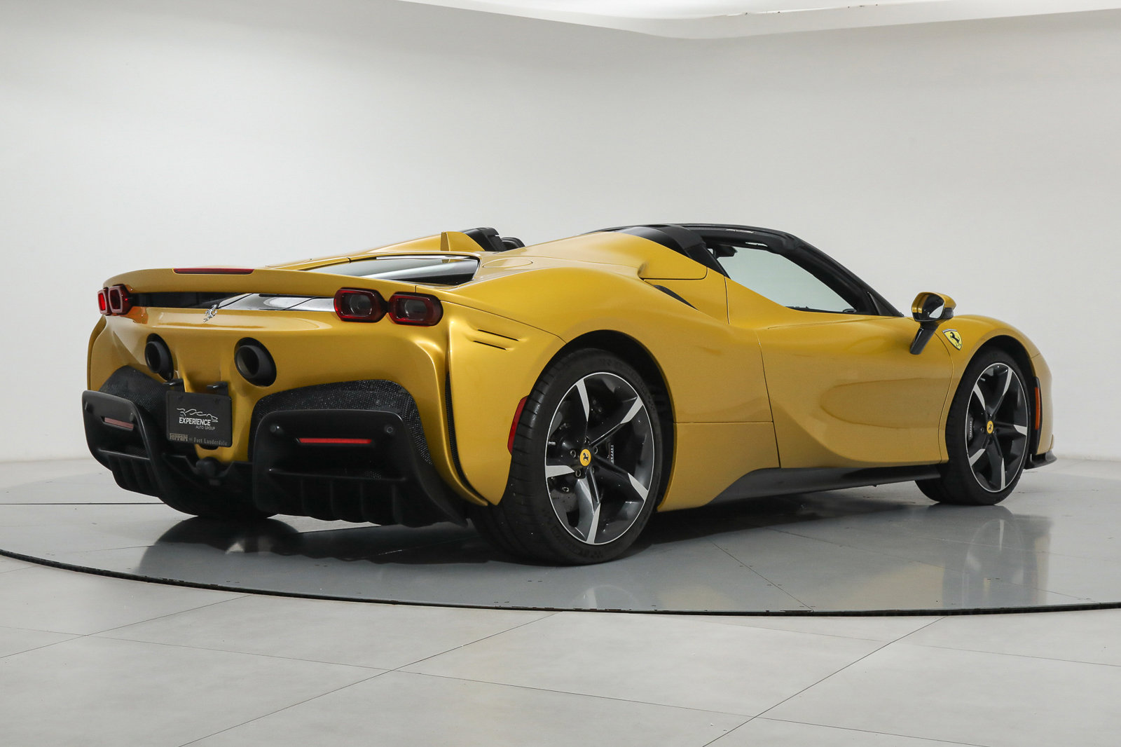 2022 Ferrari SF90 Spider, 2/20