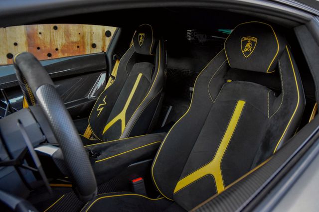 2017 Lamborghini Aventador SV LP750-4, 15/20