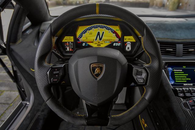 2017 Lamborghini Aventador SV LP750-4, 18/20