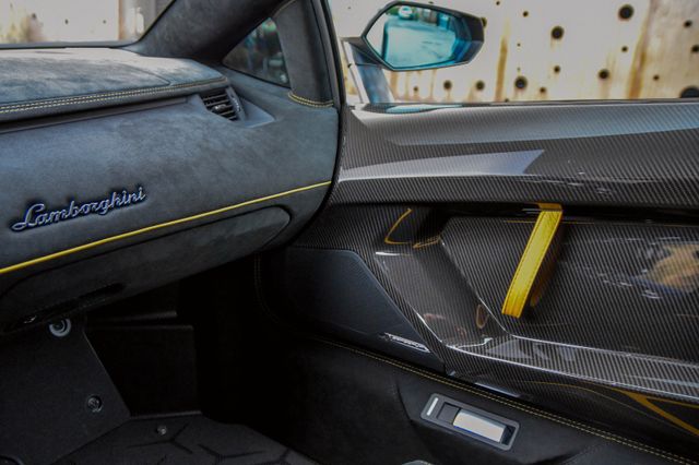 2017 Lamborghini Aventador SV LP750-4, 20/20