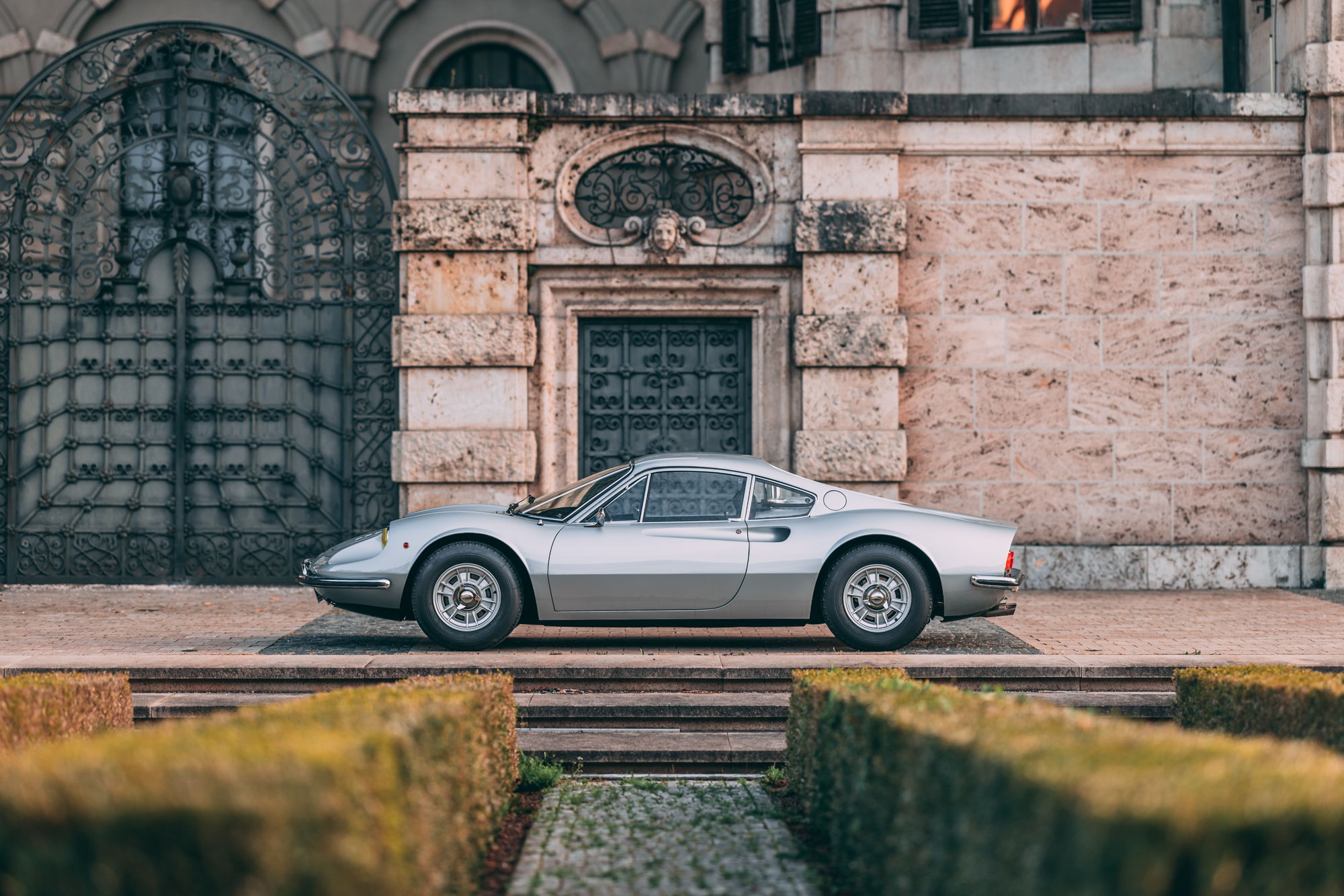 1970 Ferrari Dino 246 L-Series, 3/6