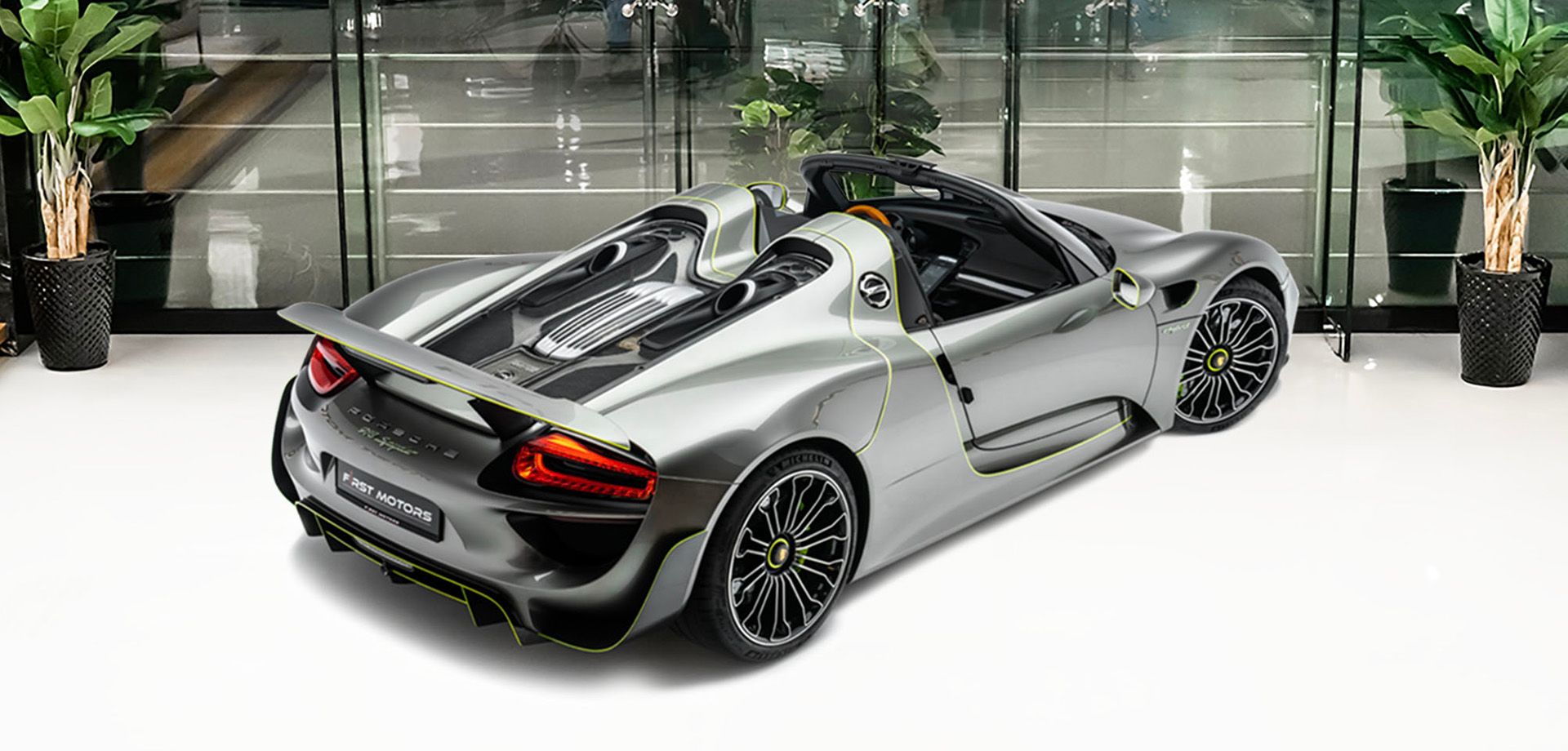 2015 Porsche 918 Spyder Pack Weissach