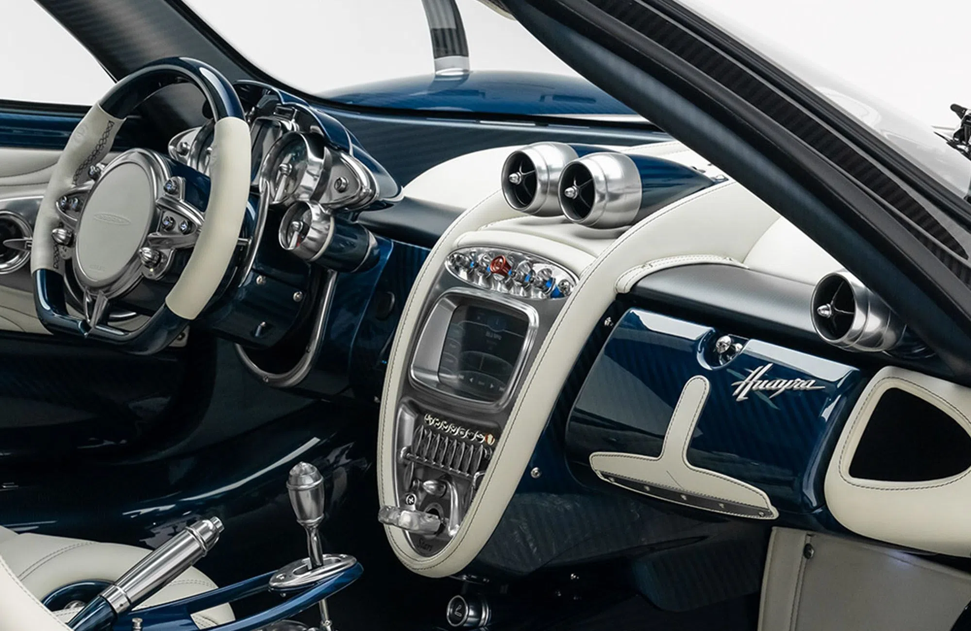 2014 Pagani Huayra interior, dashboard