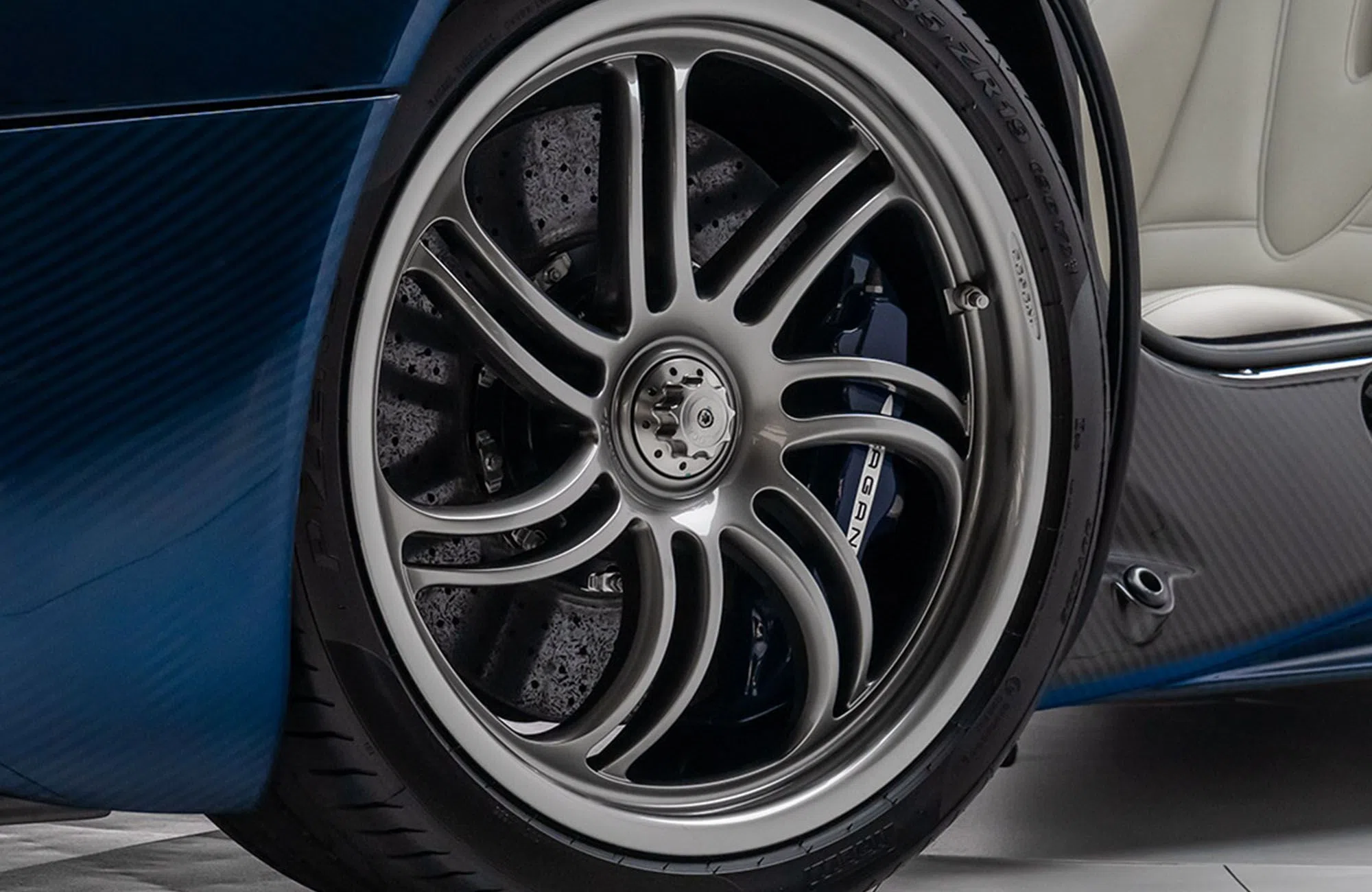 2014 Pagani Huayra wheel