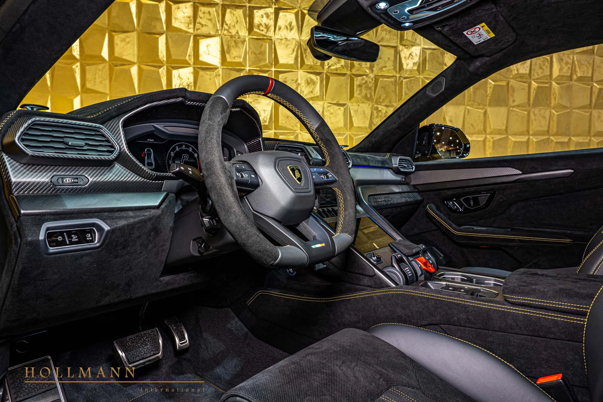 2023 Lamborghini Urus Performante interior, dashboard