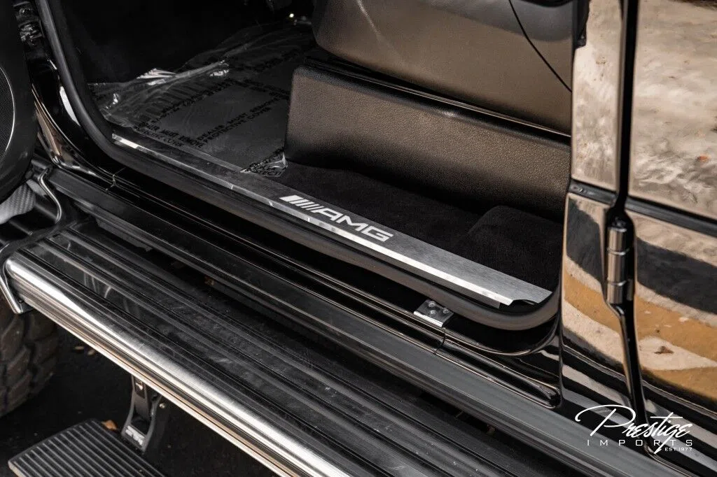 2015 Mercedes-AMG G 63 6x6 interior, door sill