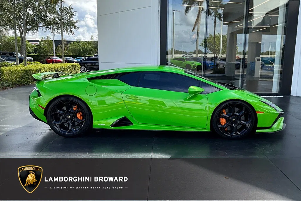2023 Lamborghini Huracán for sale, exterior, Verde Mantis Metallic
