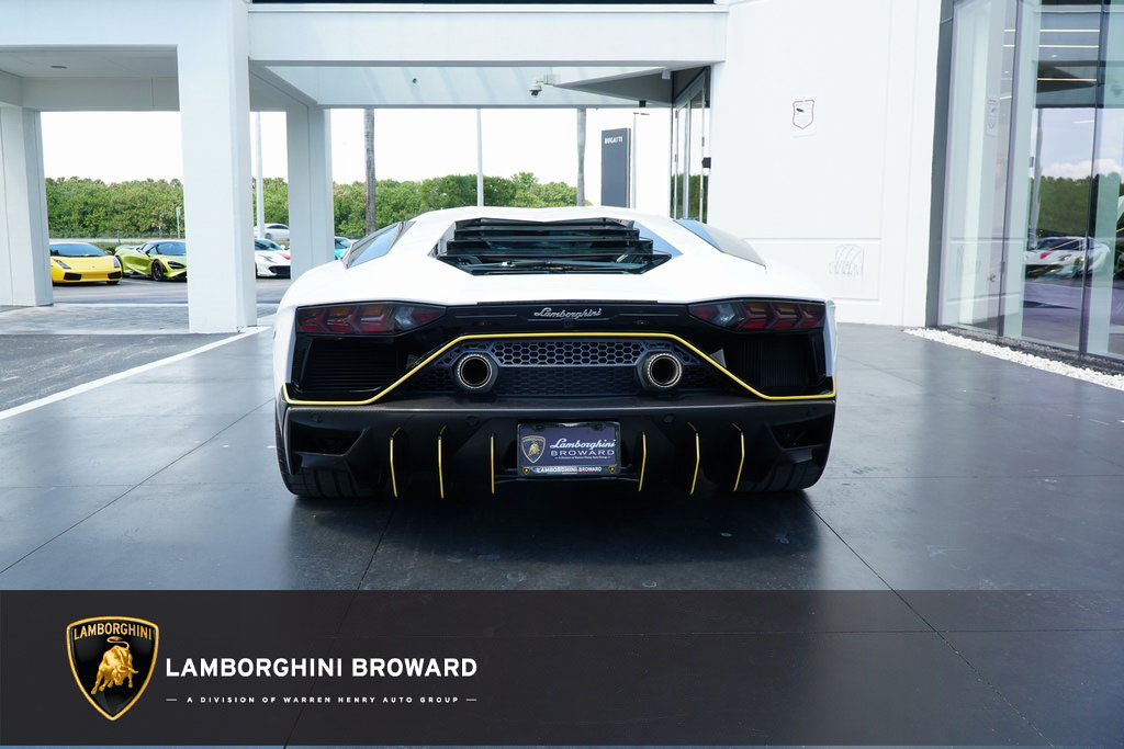 2022 Lamborghini Aventador LP 780-4 Ultimae, 2/15