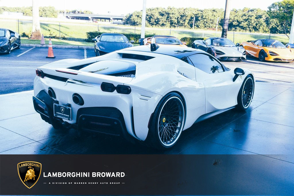 2022 Ferrari SF90 Stradale, 5/17