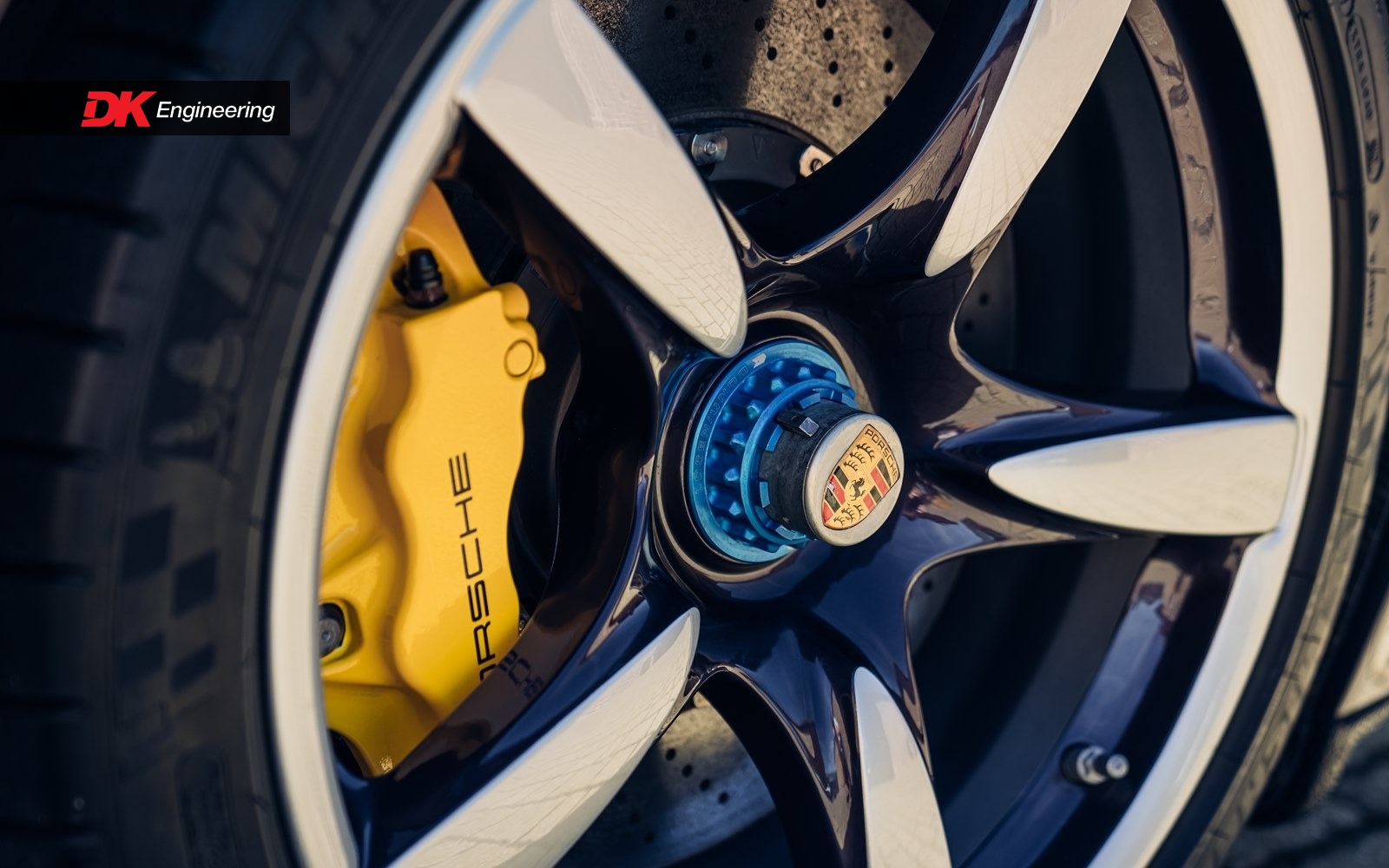 2004 Porsche Carrera GT, 5/18