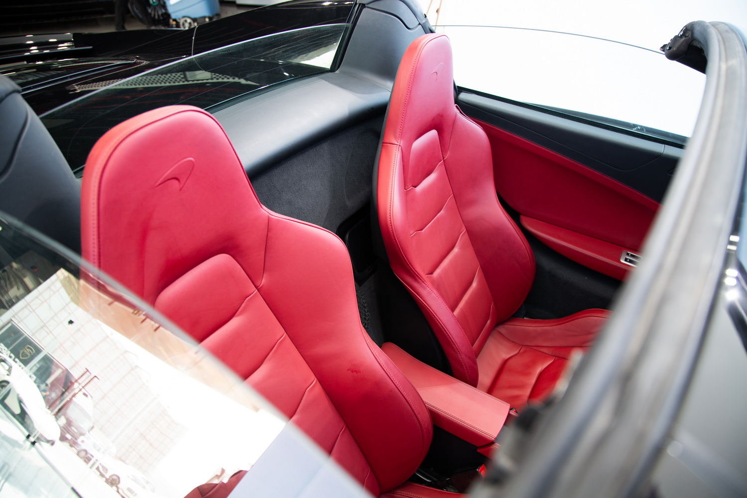 2013 McLaren MP4-12C Spider, 12/14