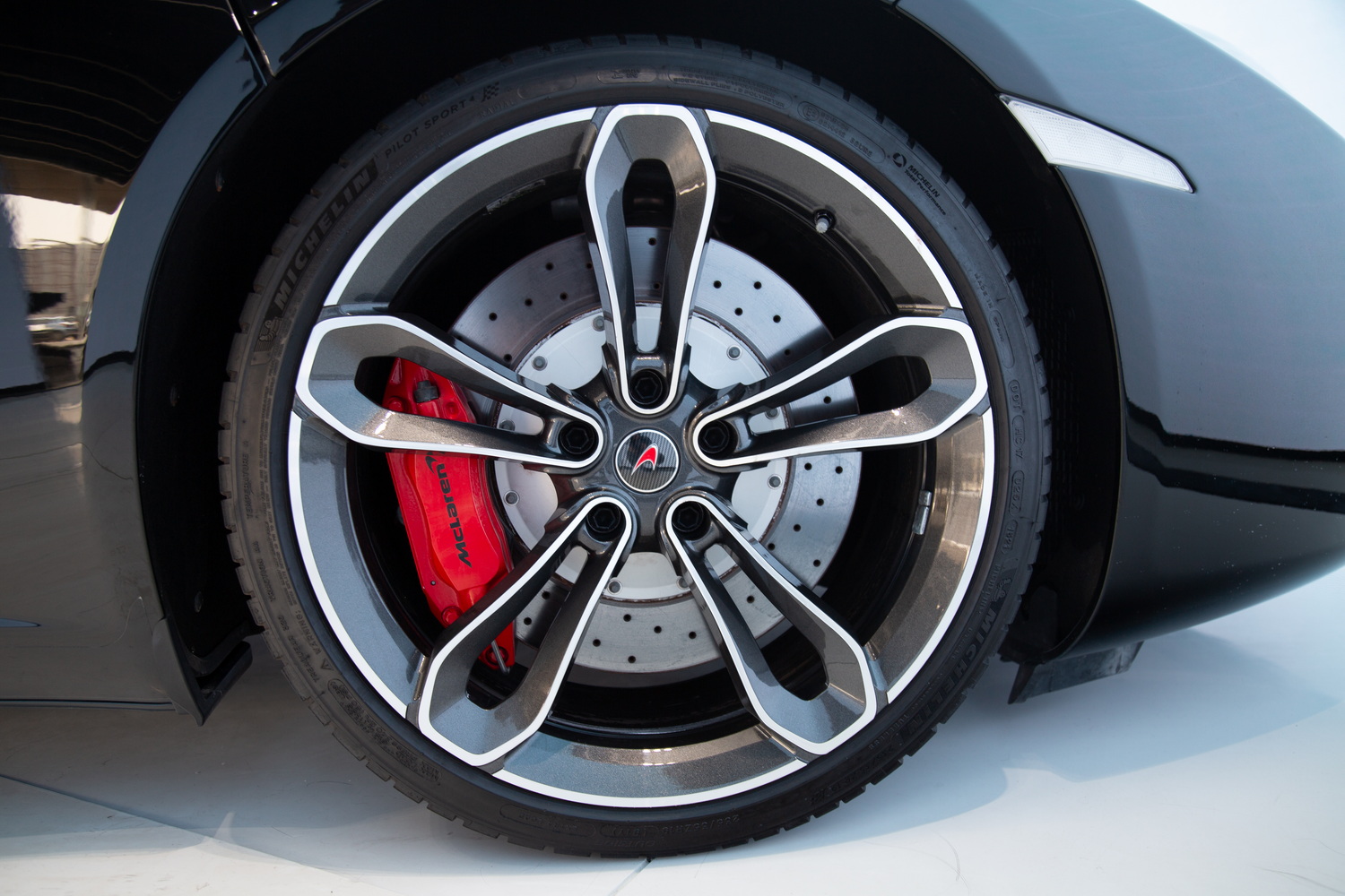 2013 McLaren MP4-12C Spider, 14/14
