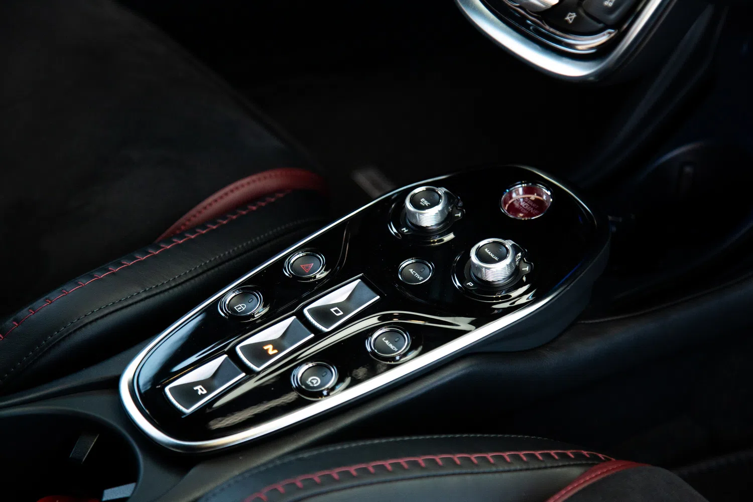 2020 McLaren GT interior, center console