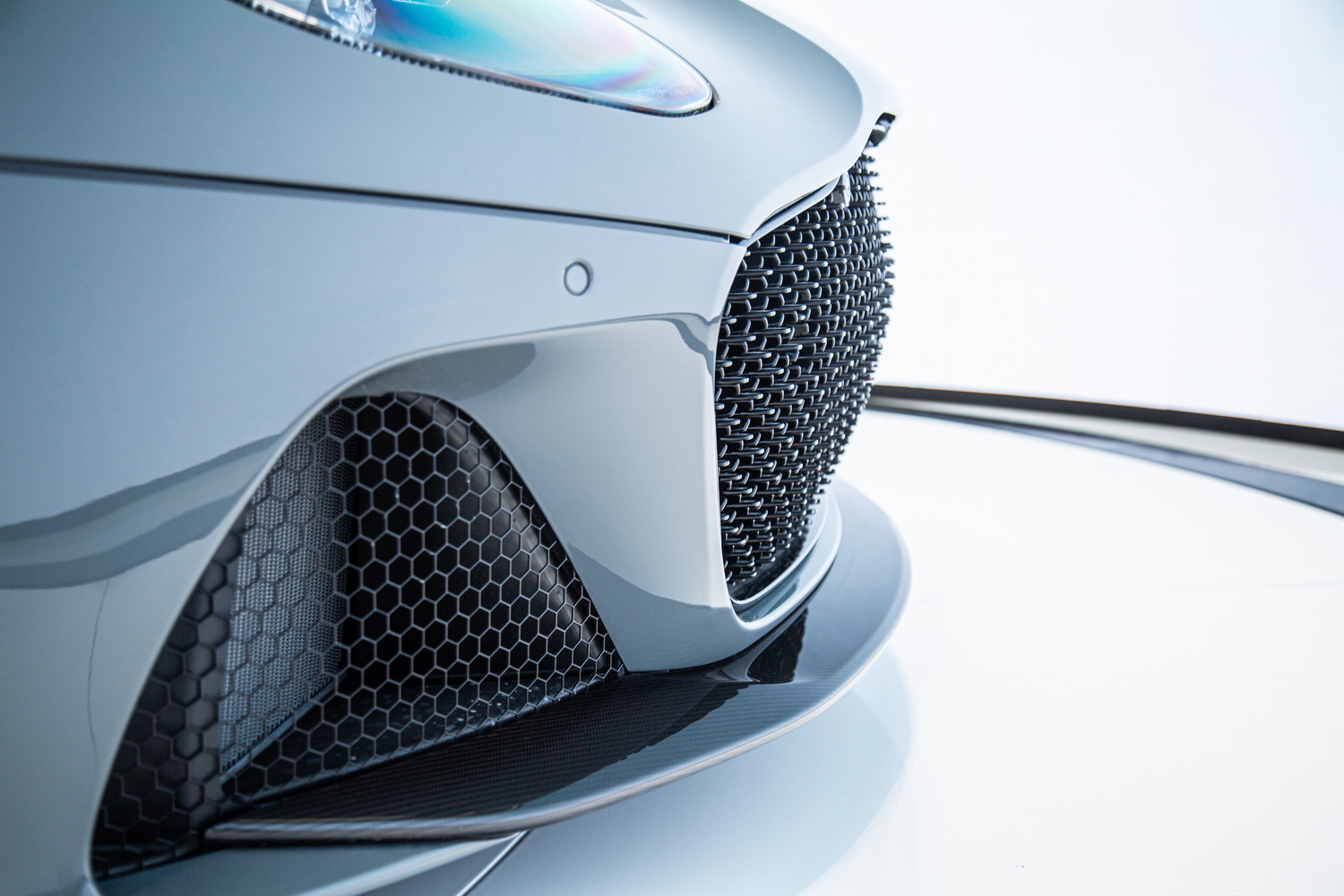2022 Aston Martin DBS Superleggera, 17/19