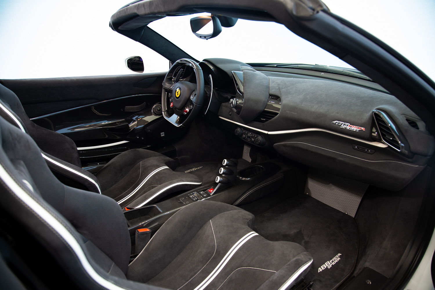 2020 Ferrari 488 Pista Spider Atelier, 14/19