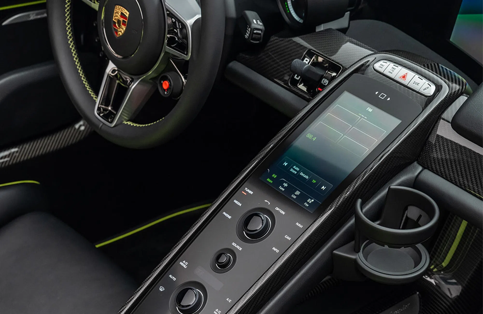 2015 Porsche 918 Spyder interior