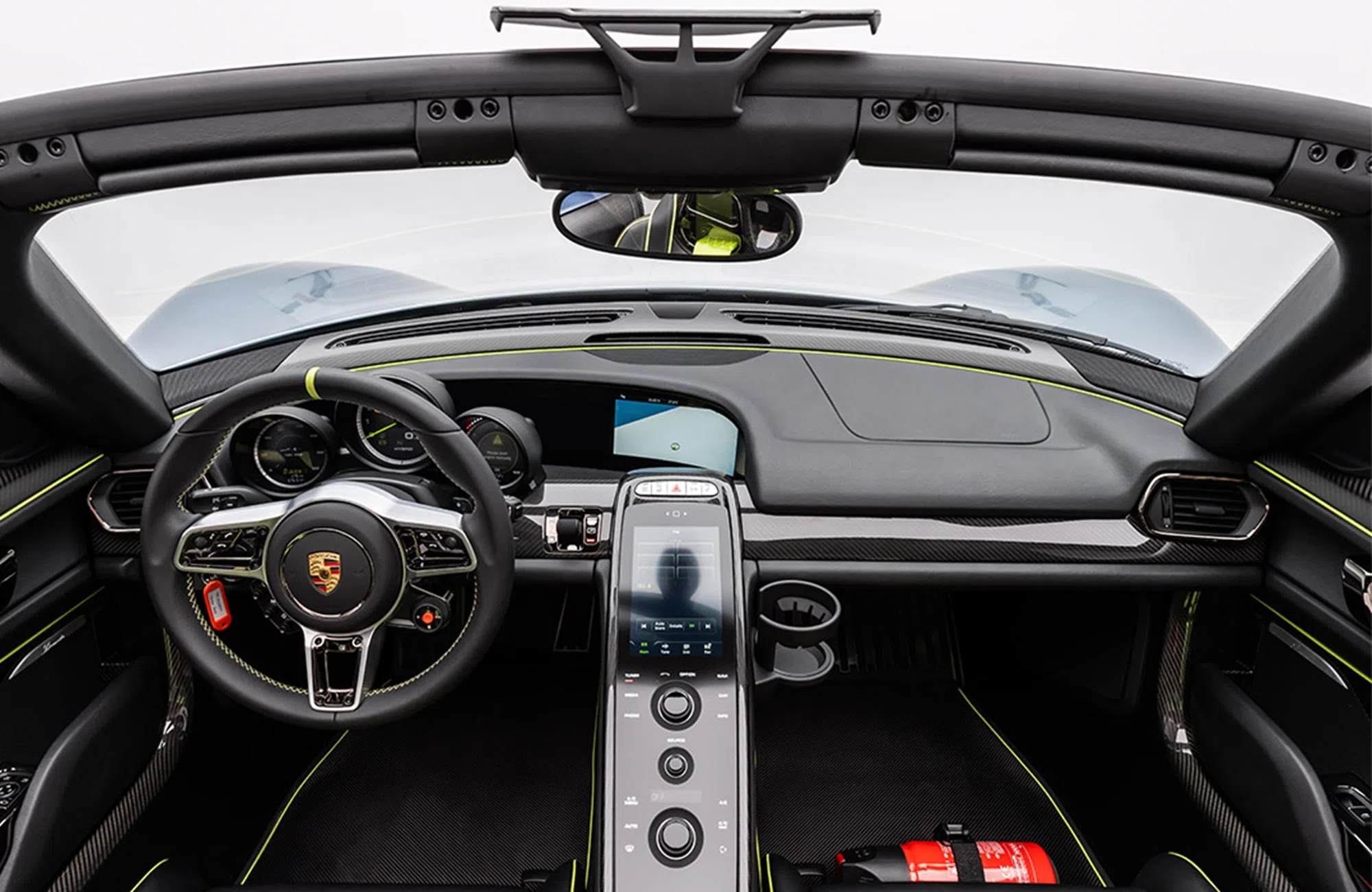 2015 Porsche 918 Spyder interior, dashboard