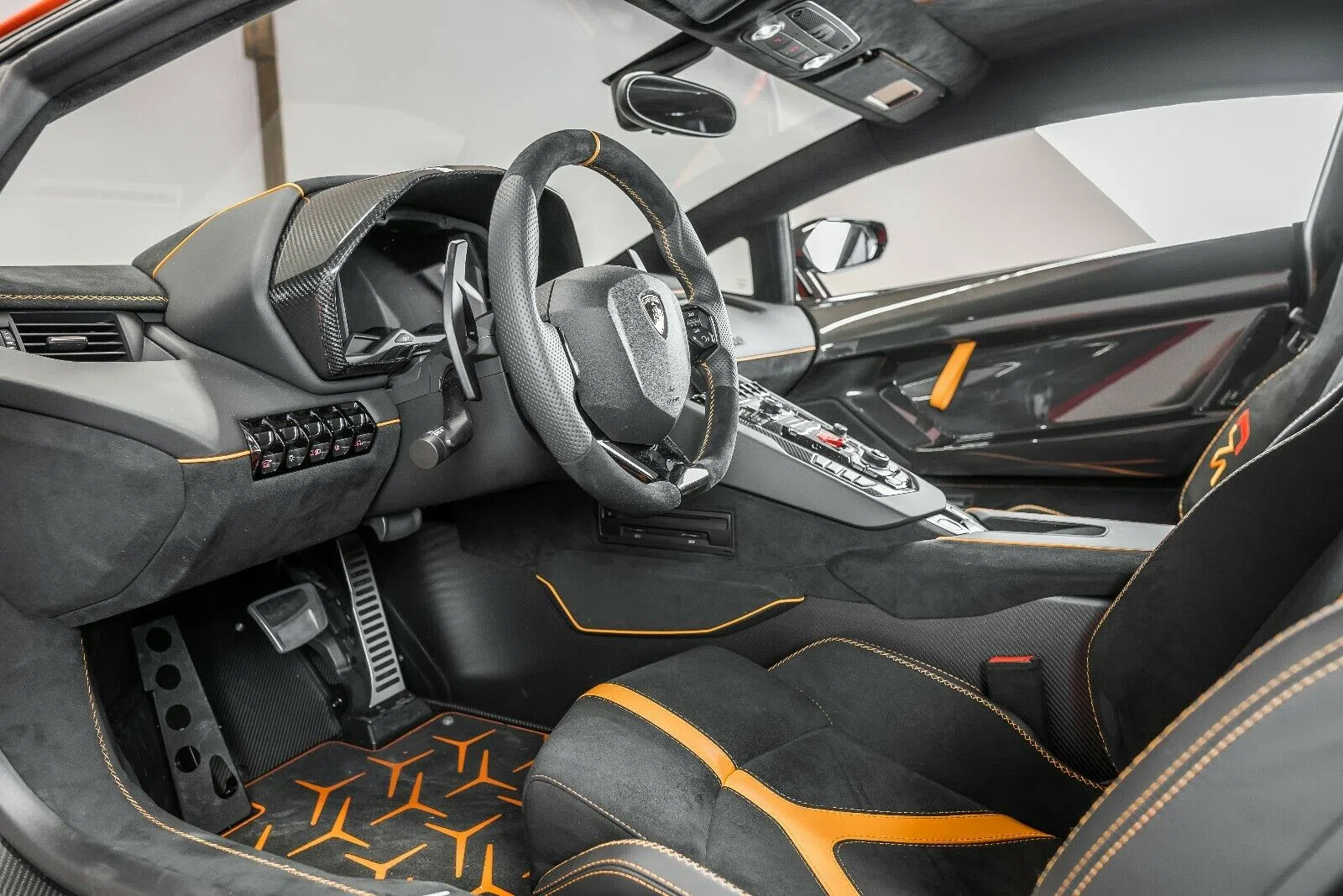 2019 Lamborghini Aventador SVJ interior, dashboard, Black