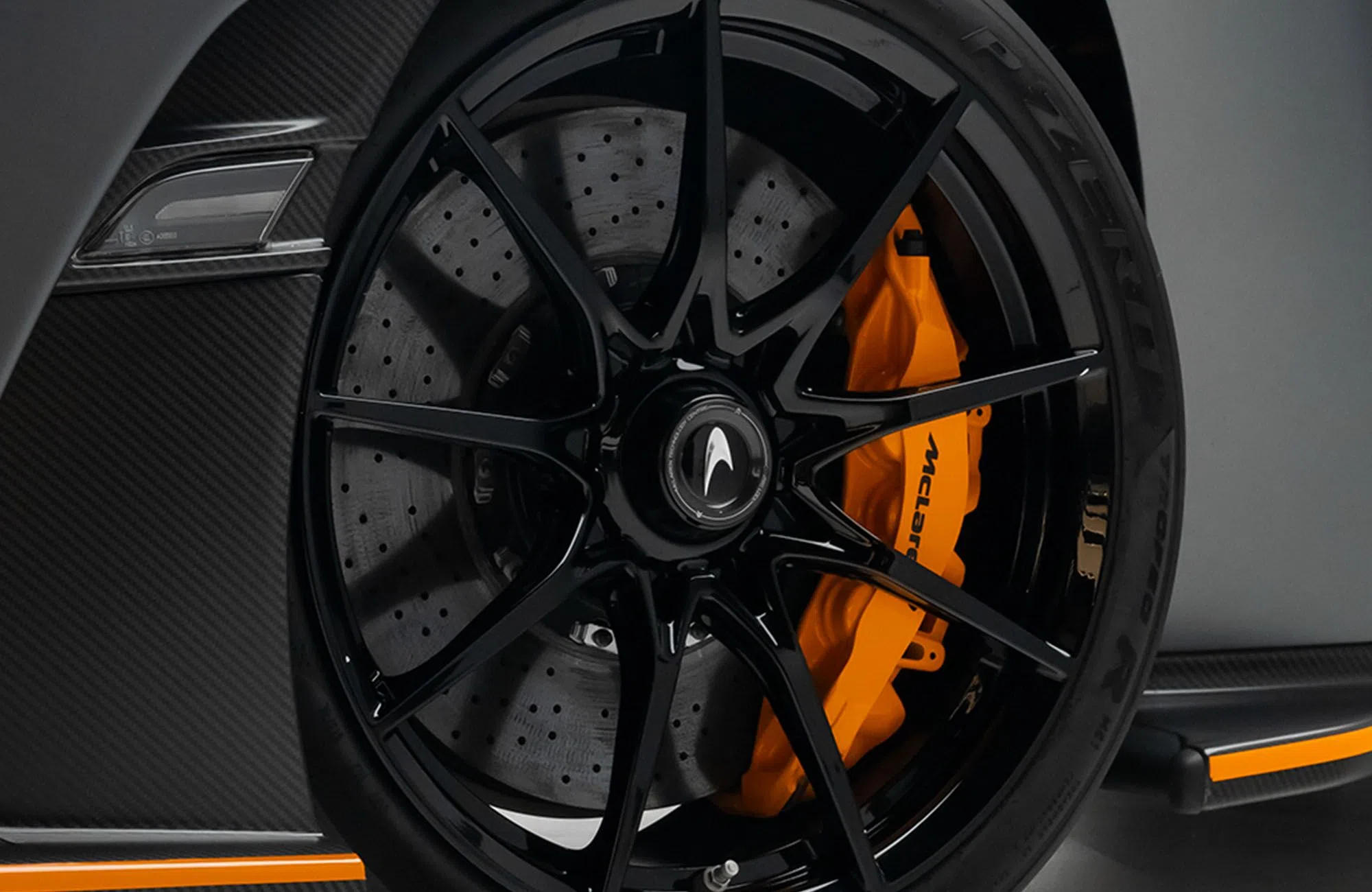 2019 McLaren Senna wheel