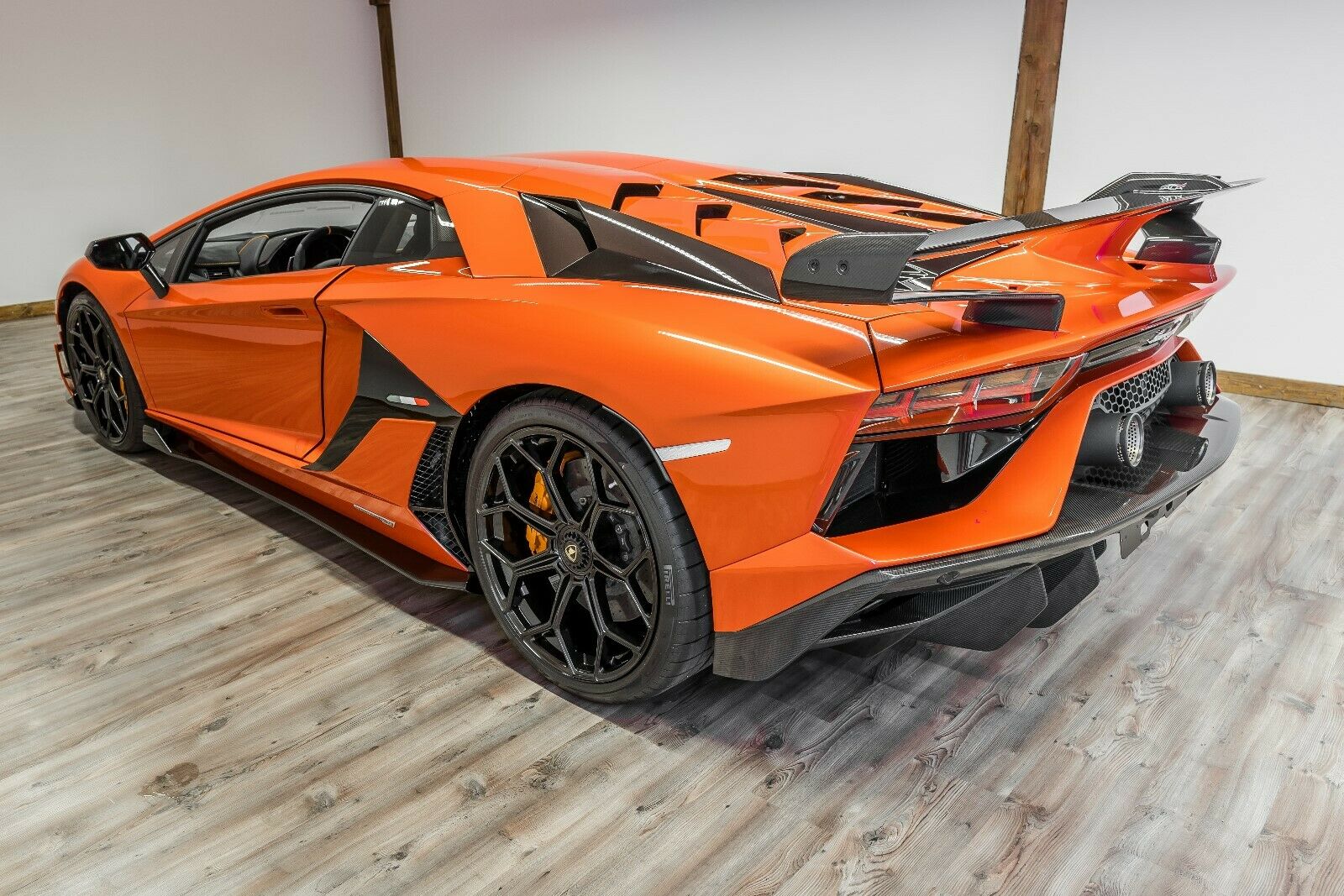 2019 Lamborghini Aventador SVJ, 17/20
