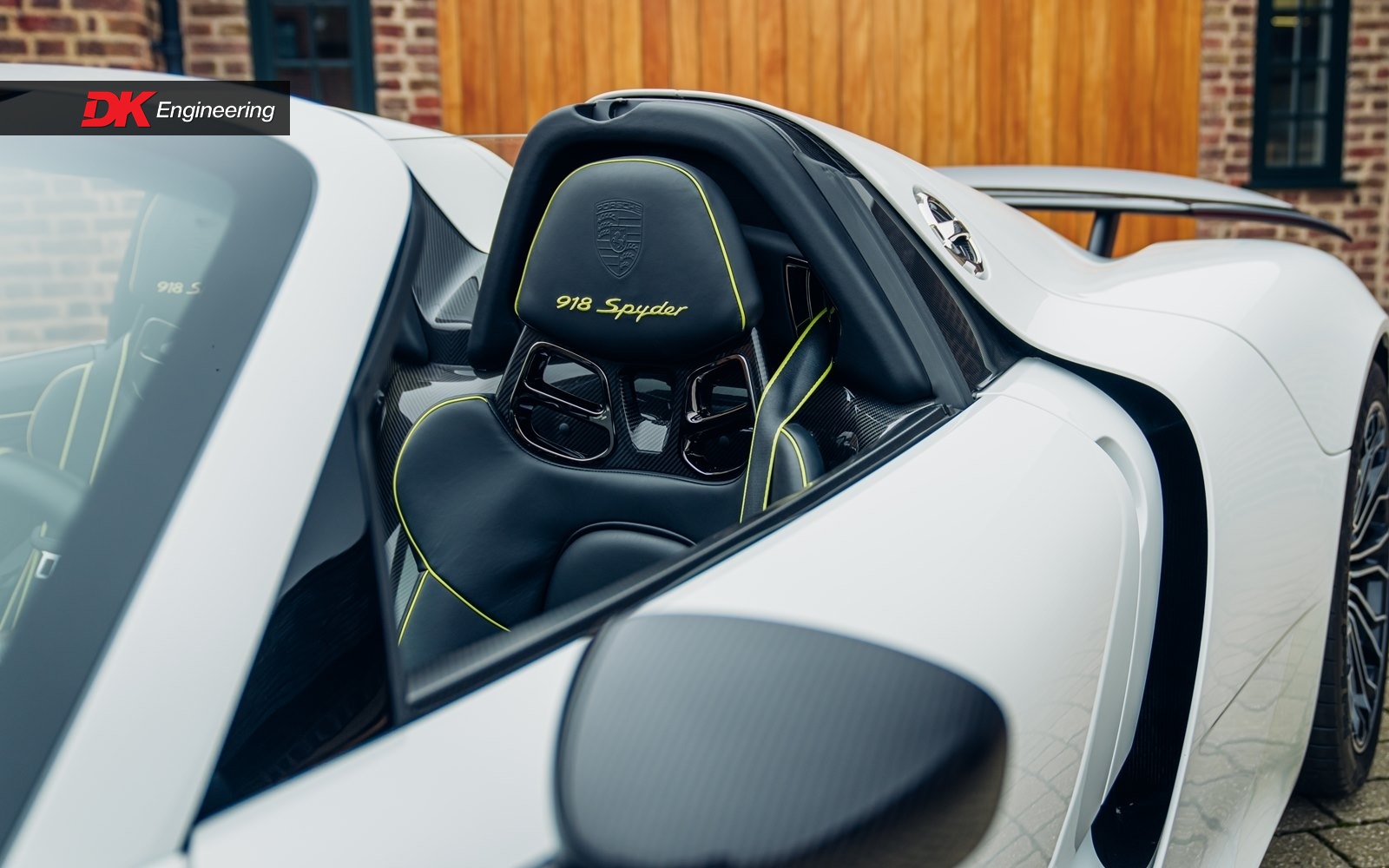 2015 Porsche 918 Spyder, 19/20
