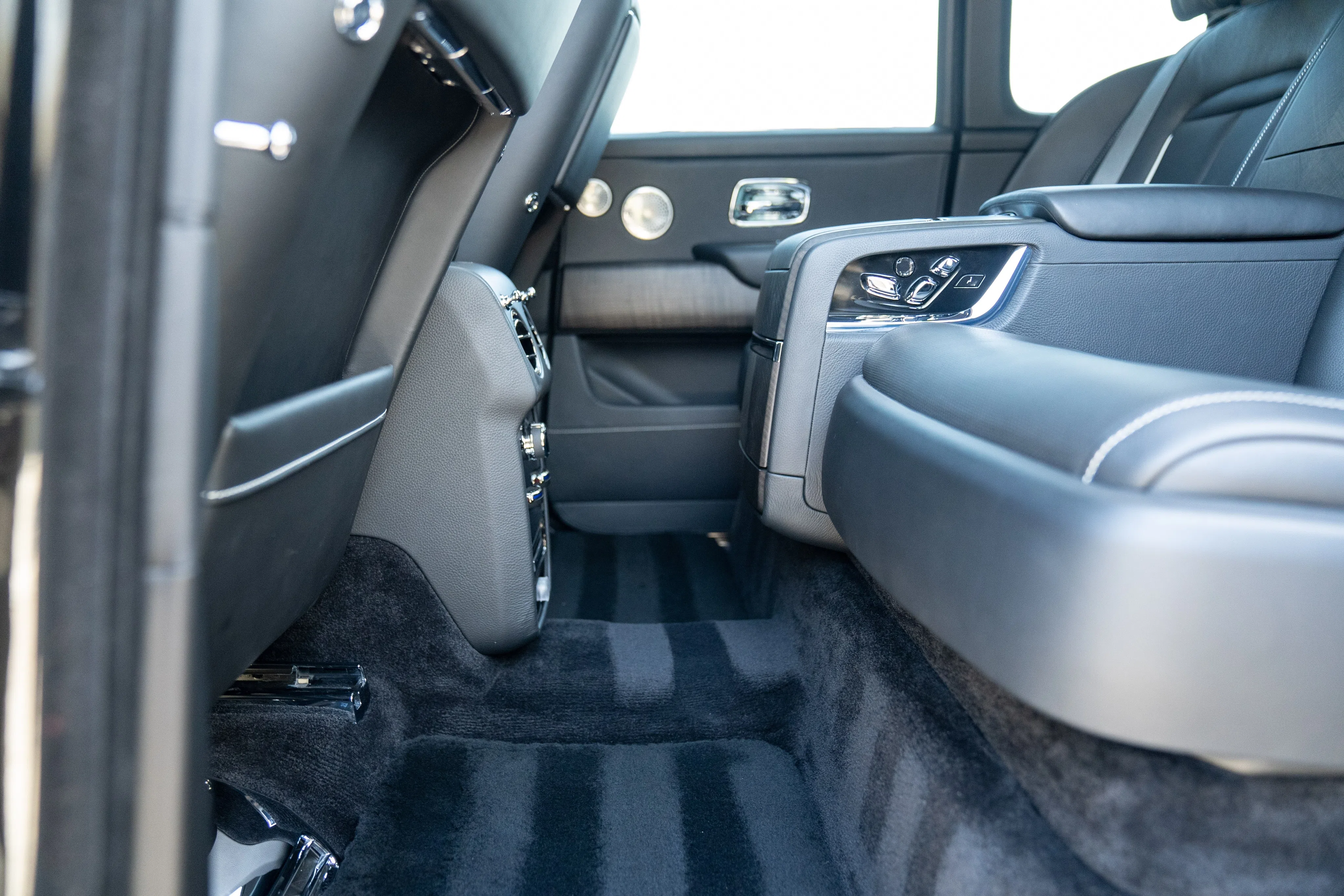 2019 Mansory Cullinan interior, seats