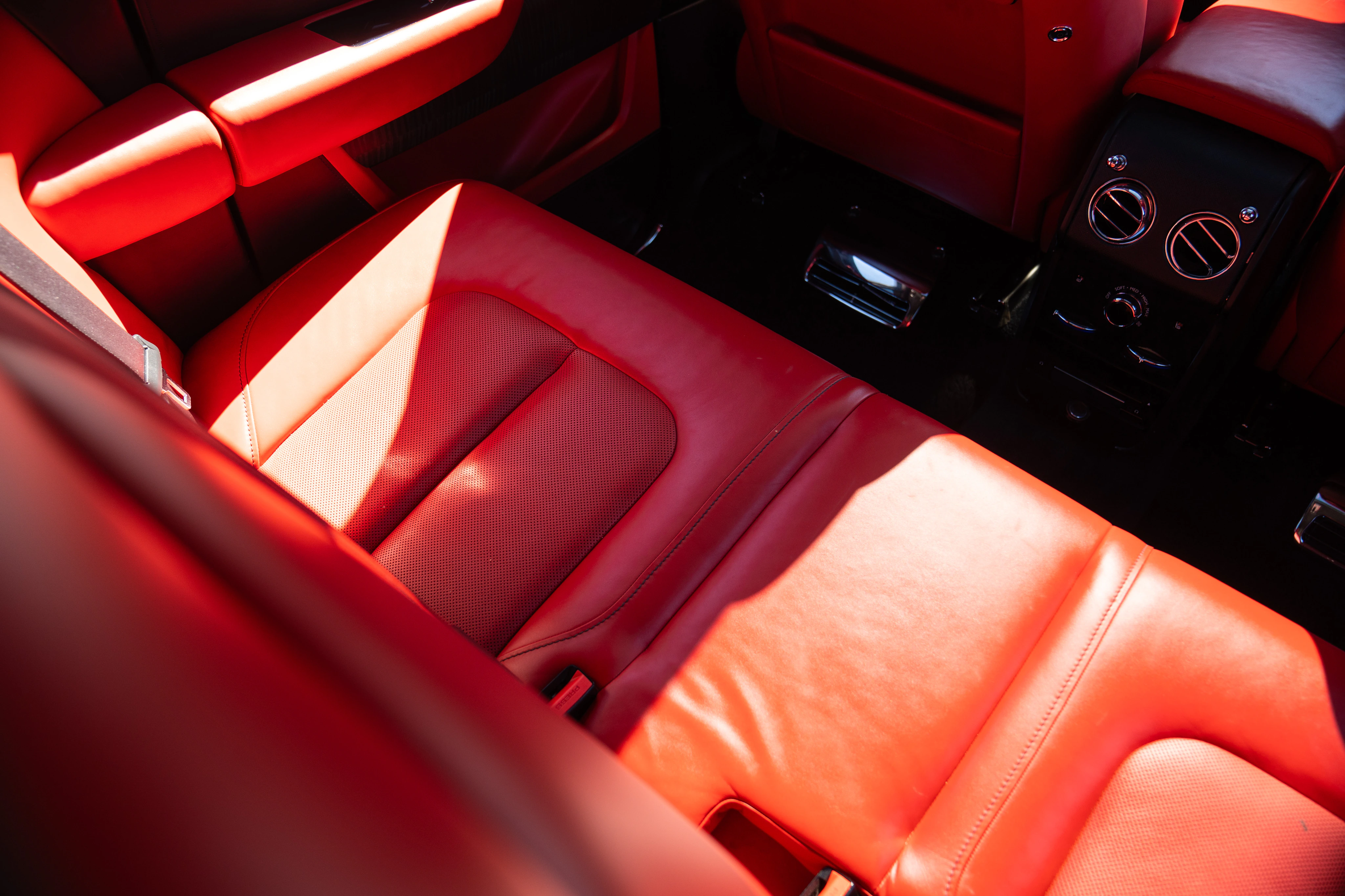2020 Rolls-Royce Cullinan, 15/20