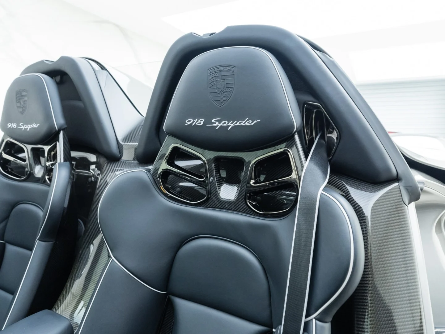 2015 Porsche 918 Spyder, 15/20
