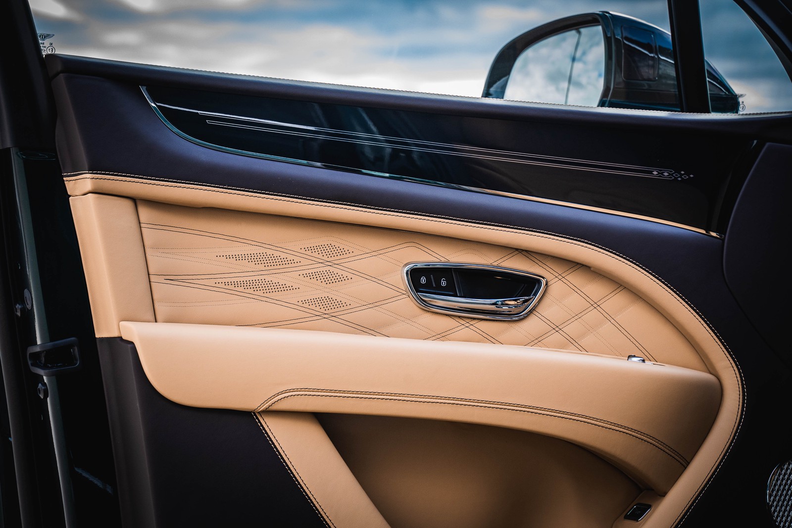2023 Bentley Bentayga EWB Azure First Edition, 8/20